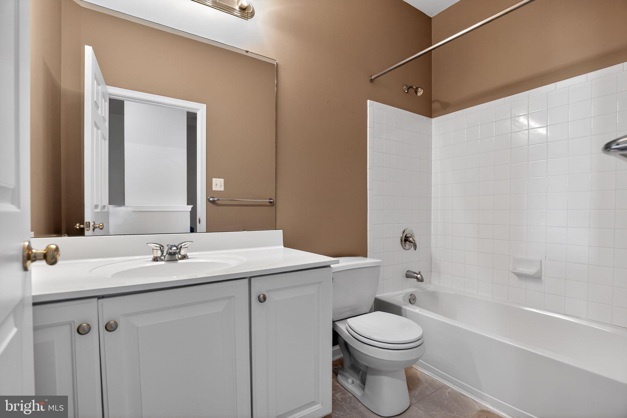 NORTHRIDGE VILLAGE - Residential