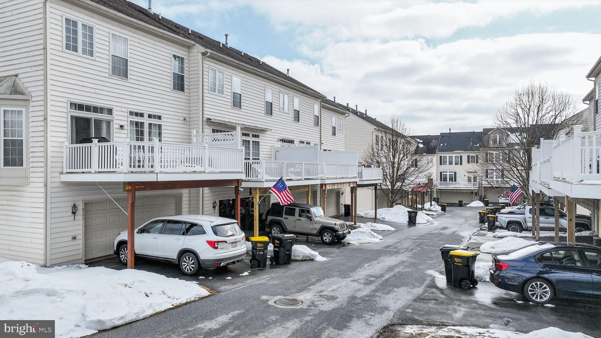 NORTHRIDGE VILLAGE - Residential