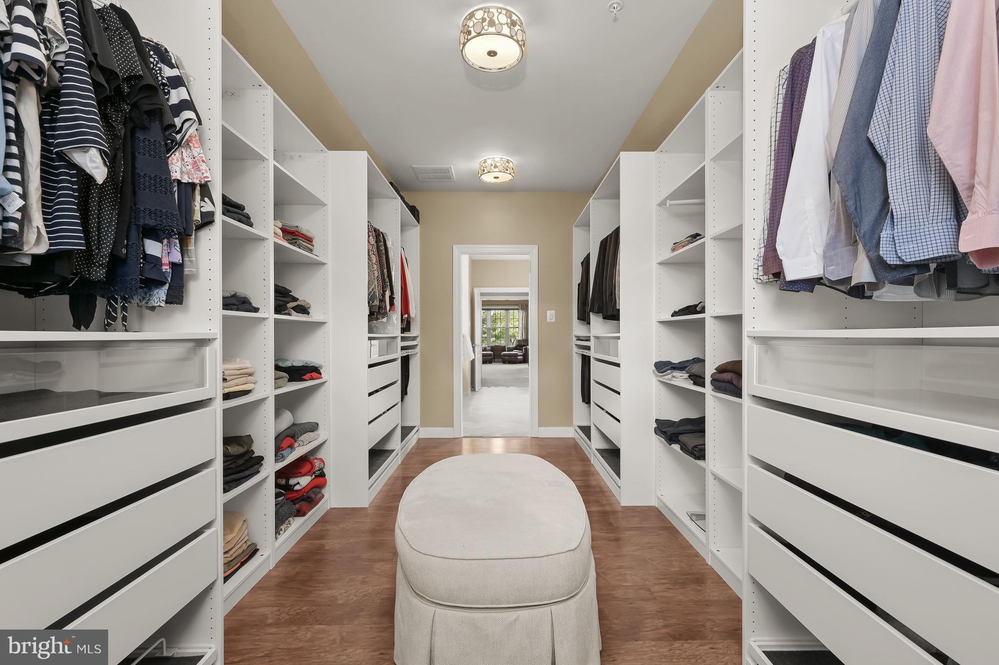 RIVERWOOD - Residential