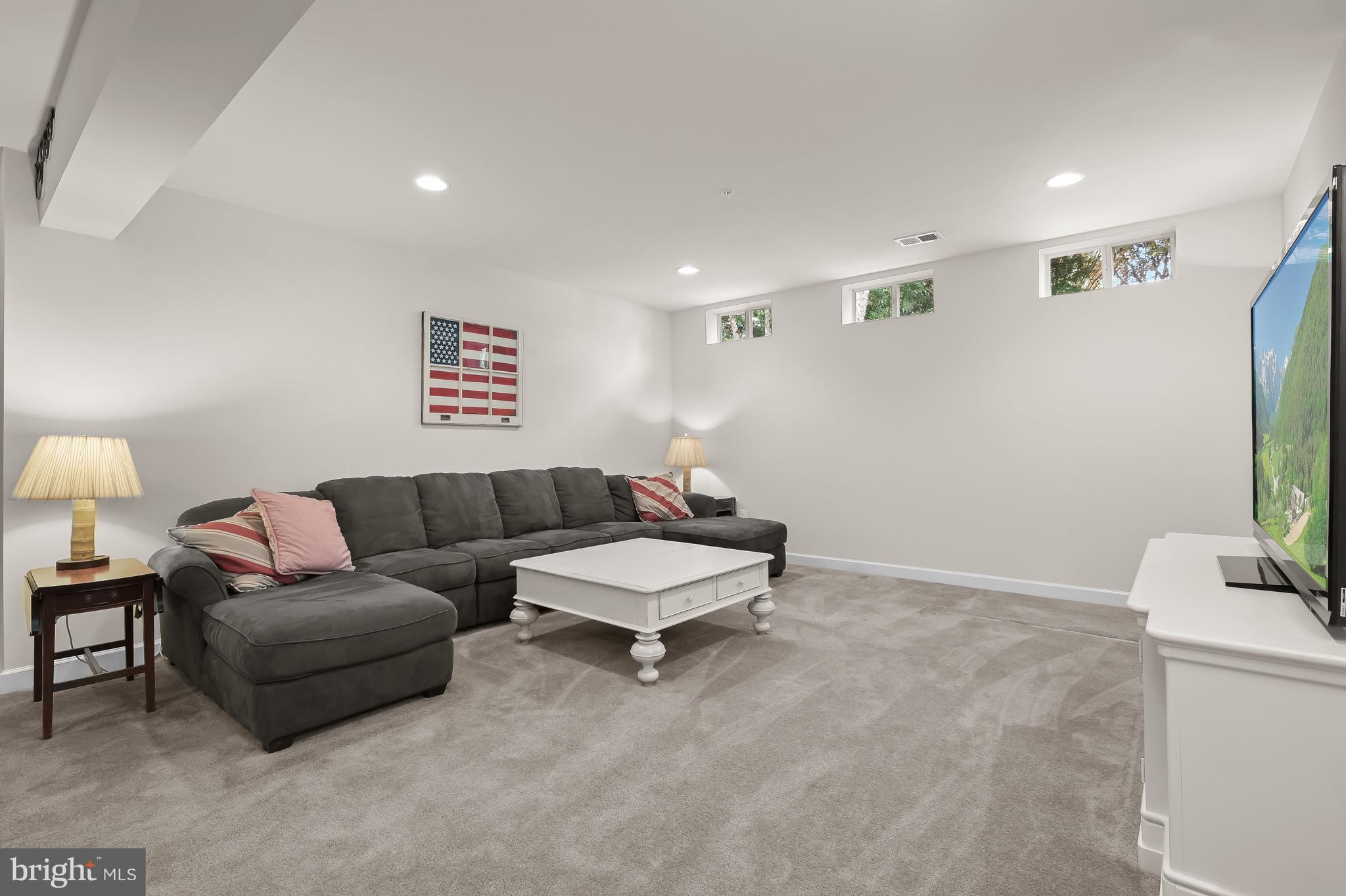 RIVERWOOD - Residential