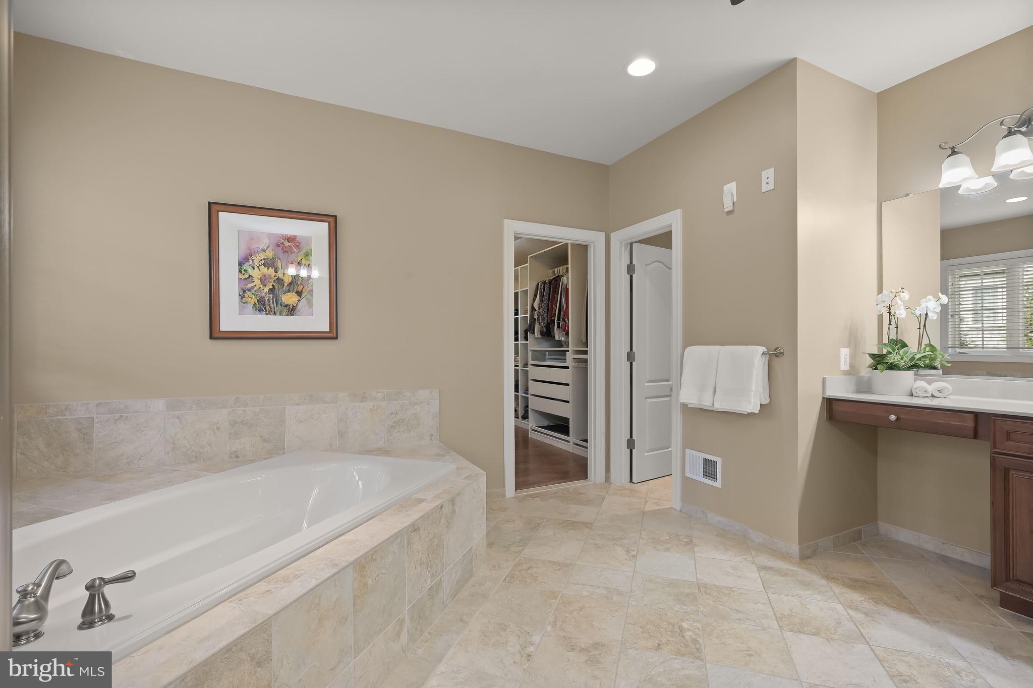 RIVERWOOD - Residential