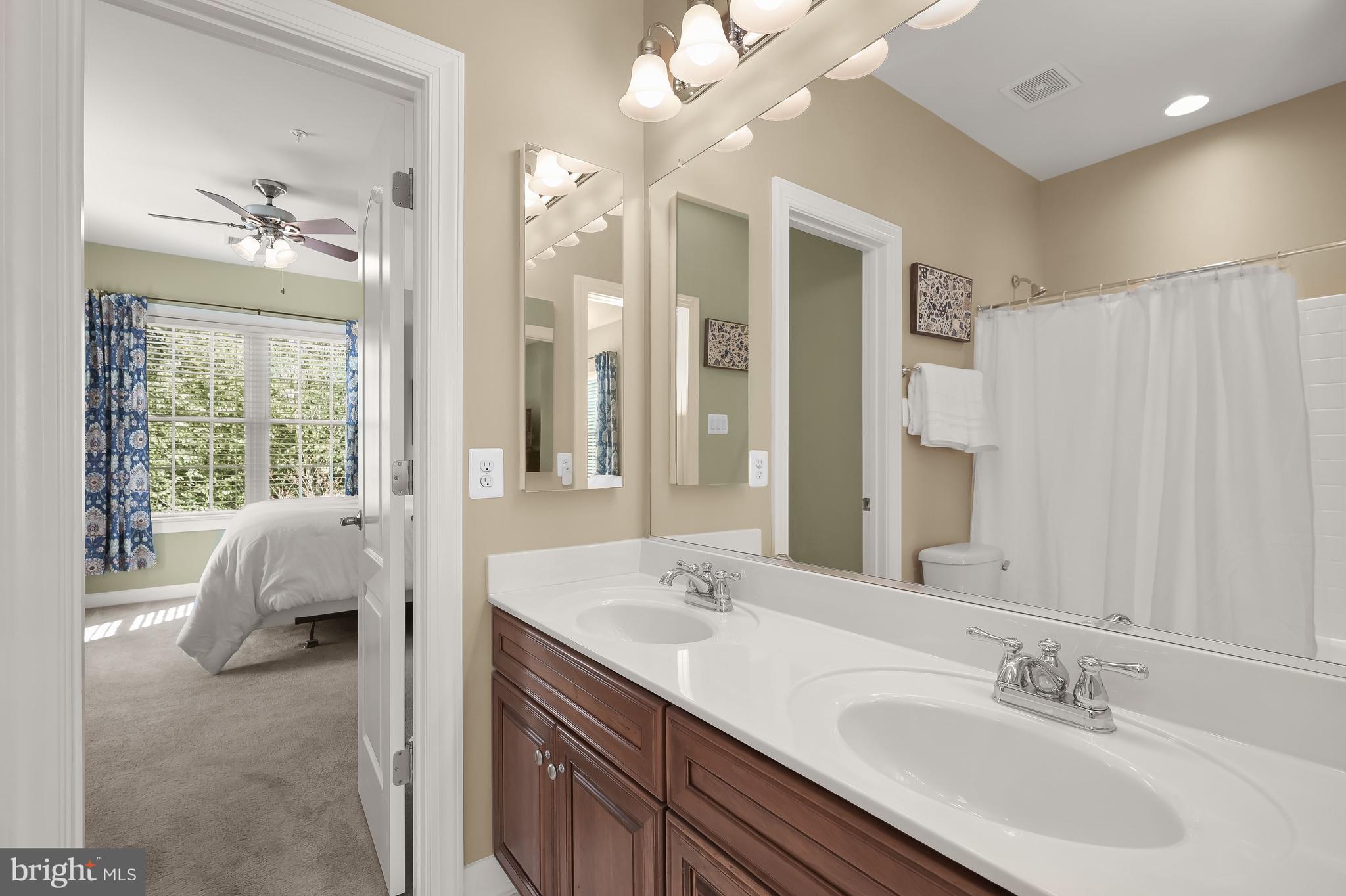 RIVERWOOD - Residential