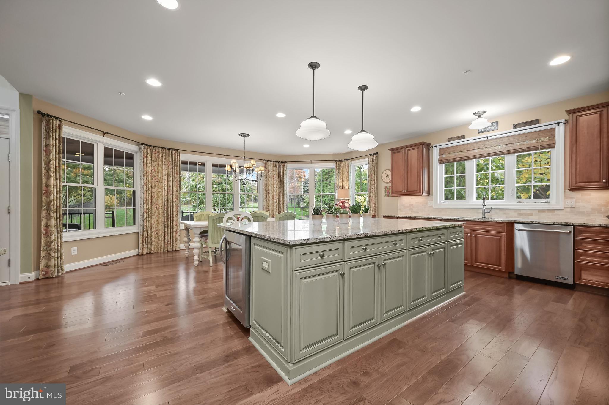 RIVERWOOD - Residential