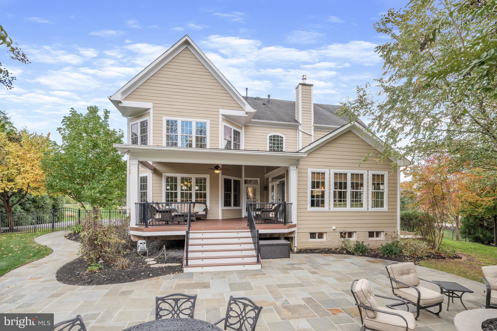 RIVERWOOD - Residential