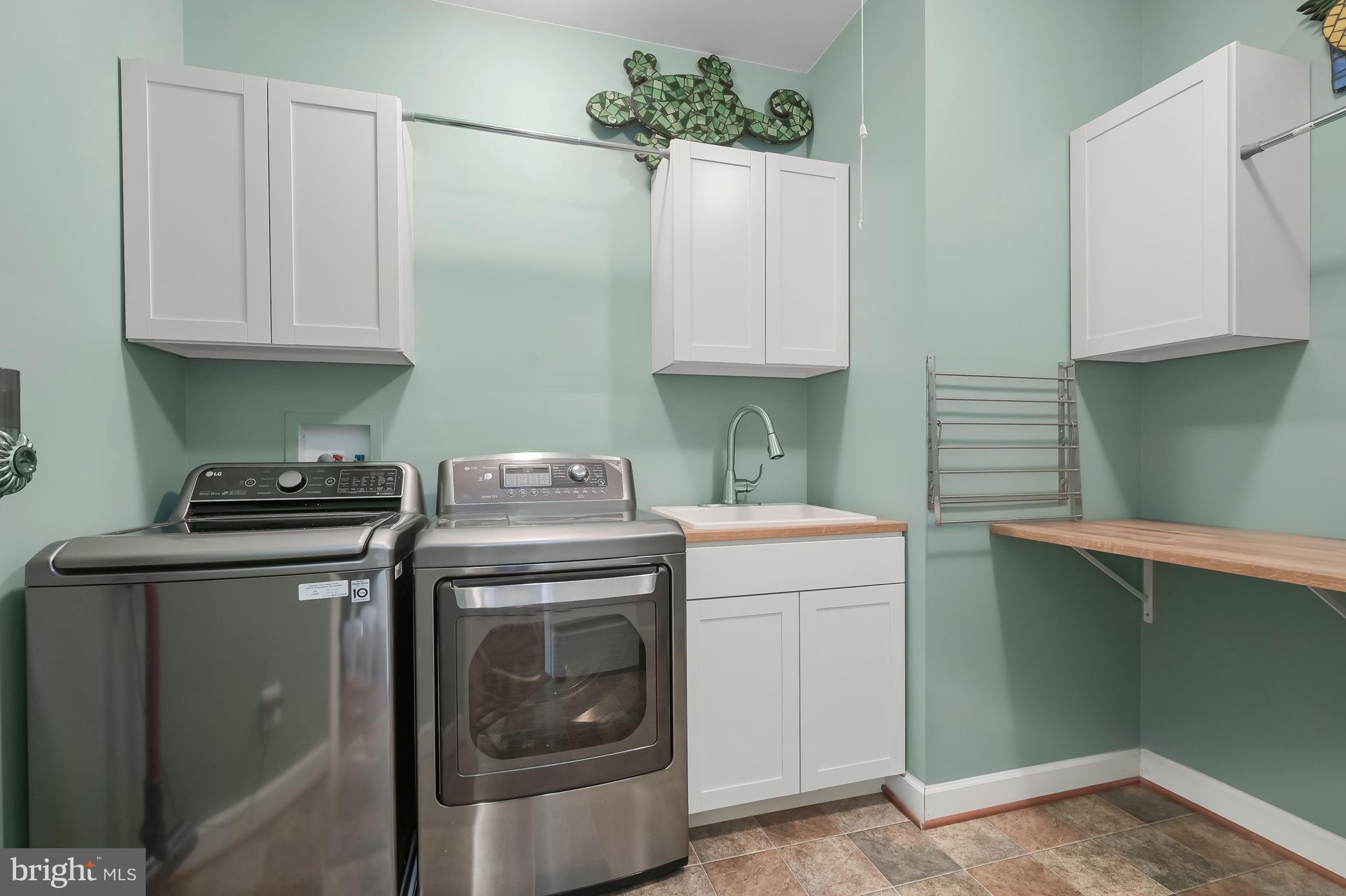 RIVERWOOD - Residential