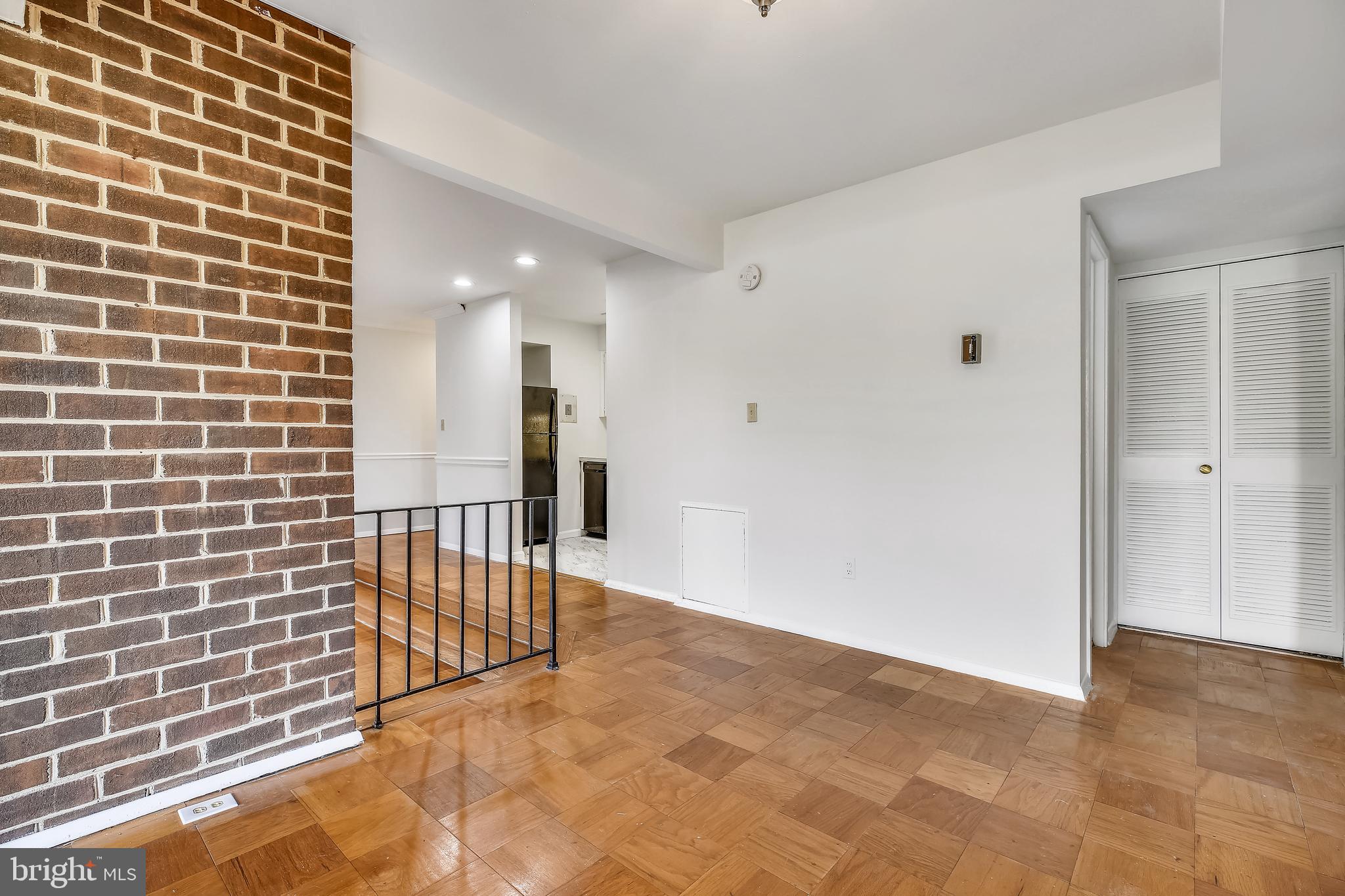 AMERICANA FINMARK - Residential