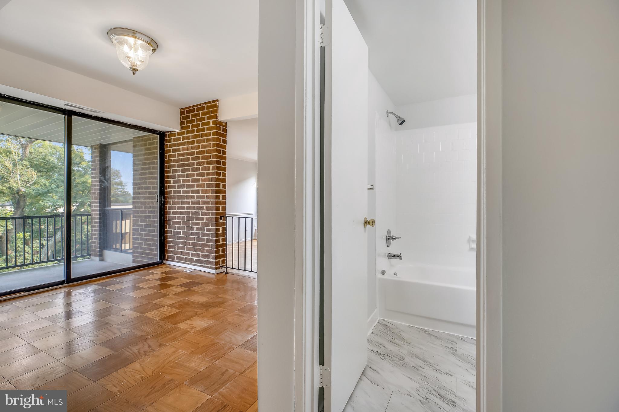 AMERICANA FINMARK - Residential