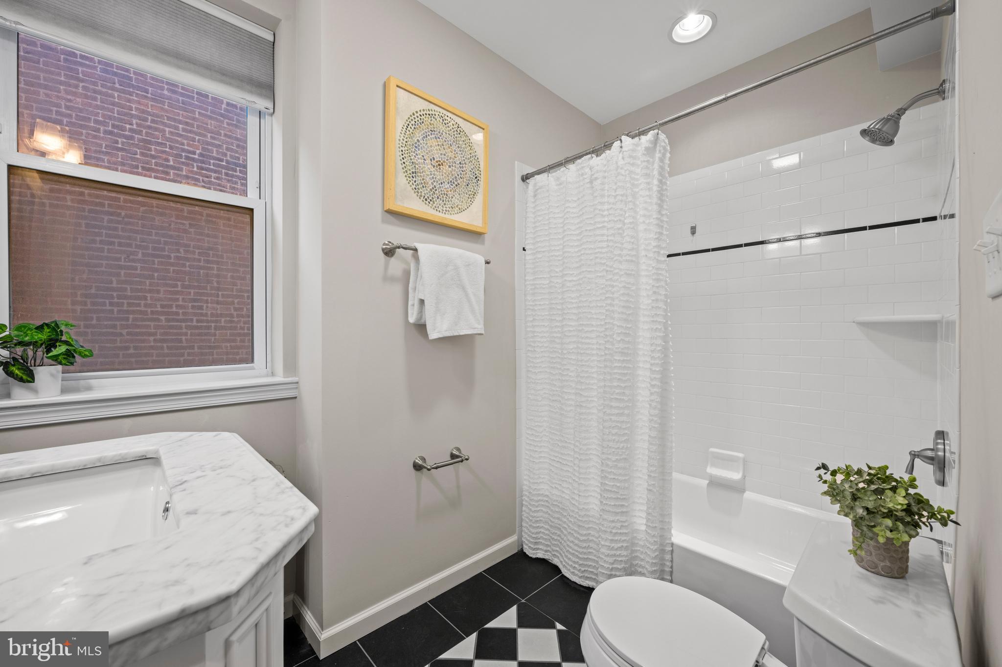 LITTLE ITALY - Residential