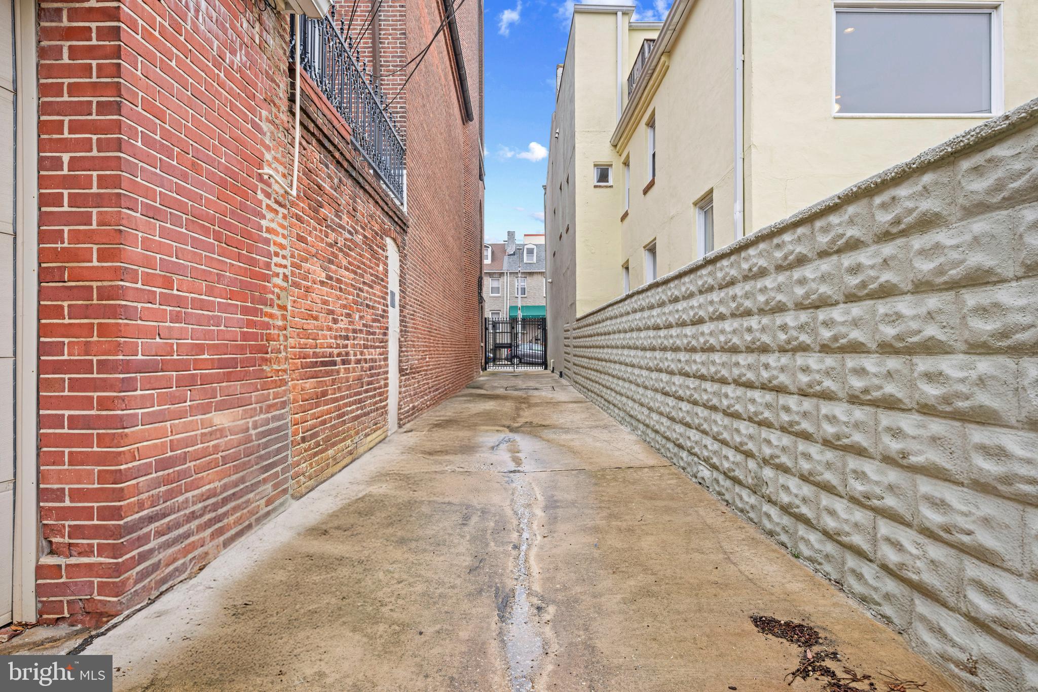 LITTLE ITALY - Residential