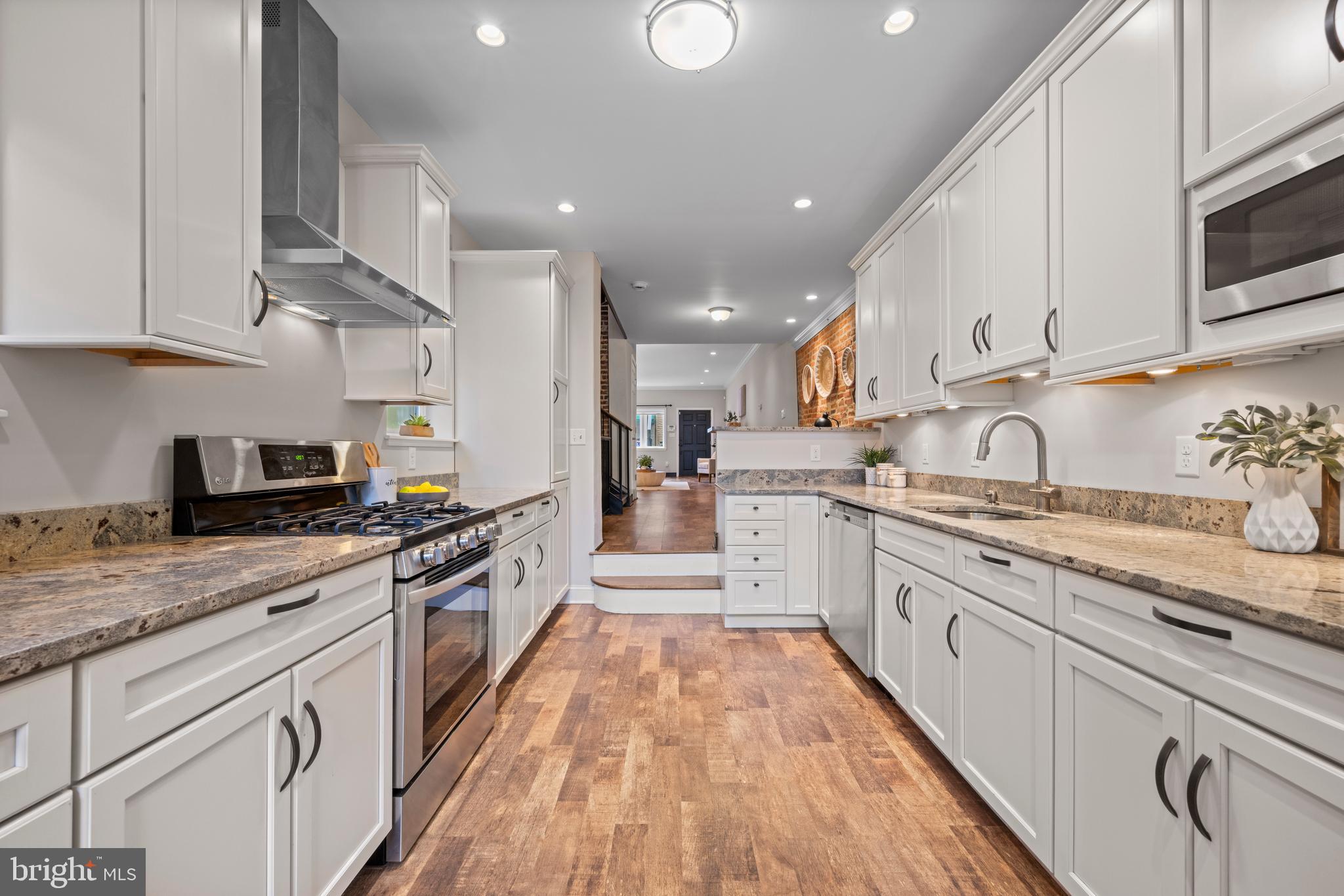 LITTLE ITALY - Residential