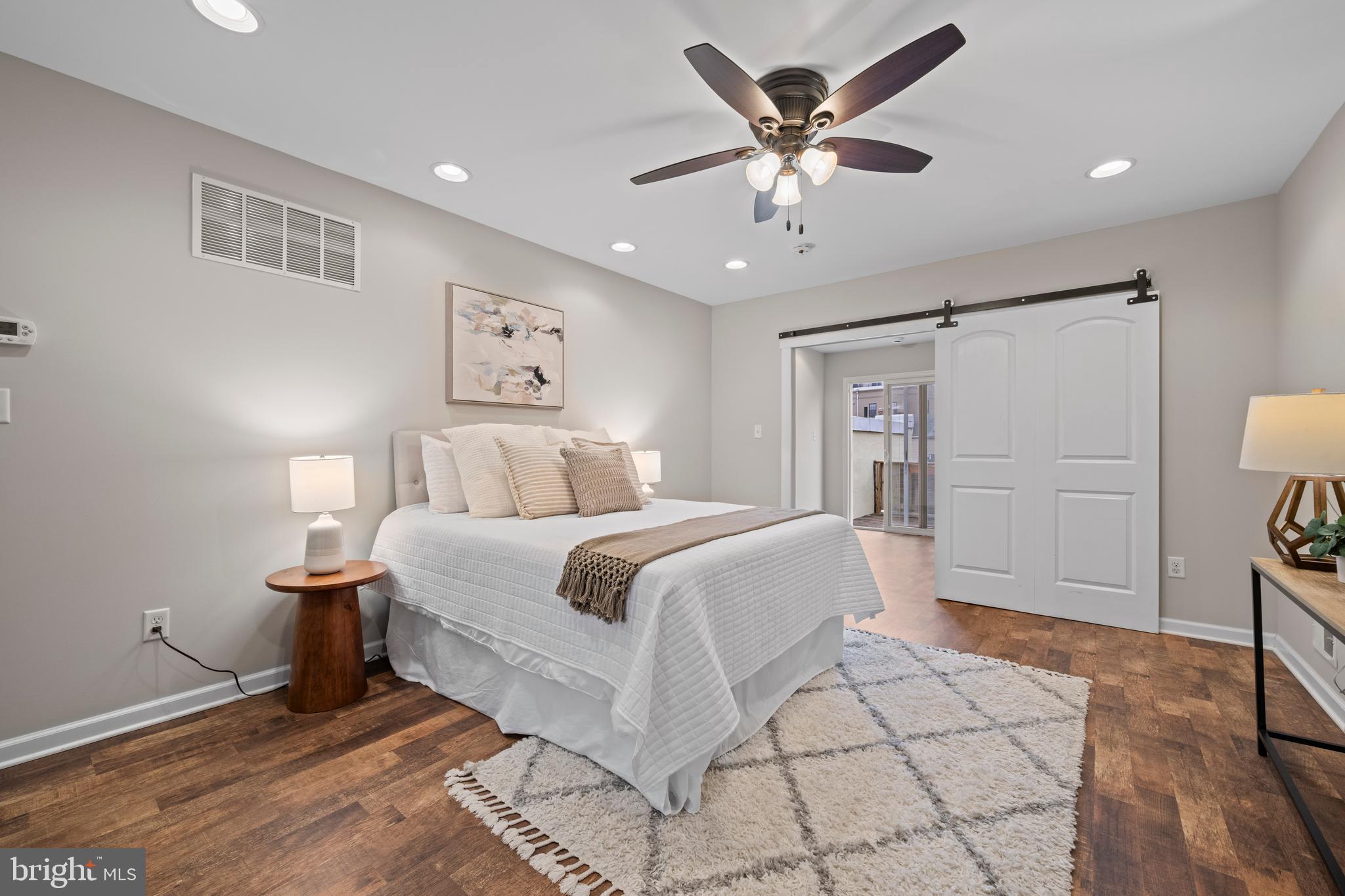 LITTLE ITALY - Residential