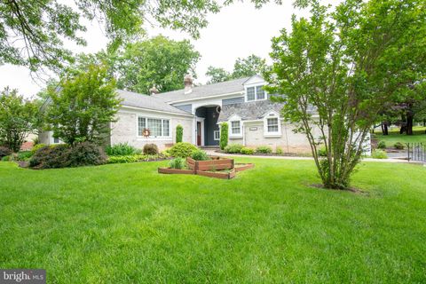 103 BRIARWOOD DRIVE HOLLAND PA 18966