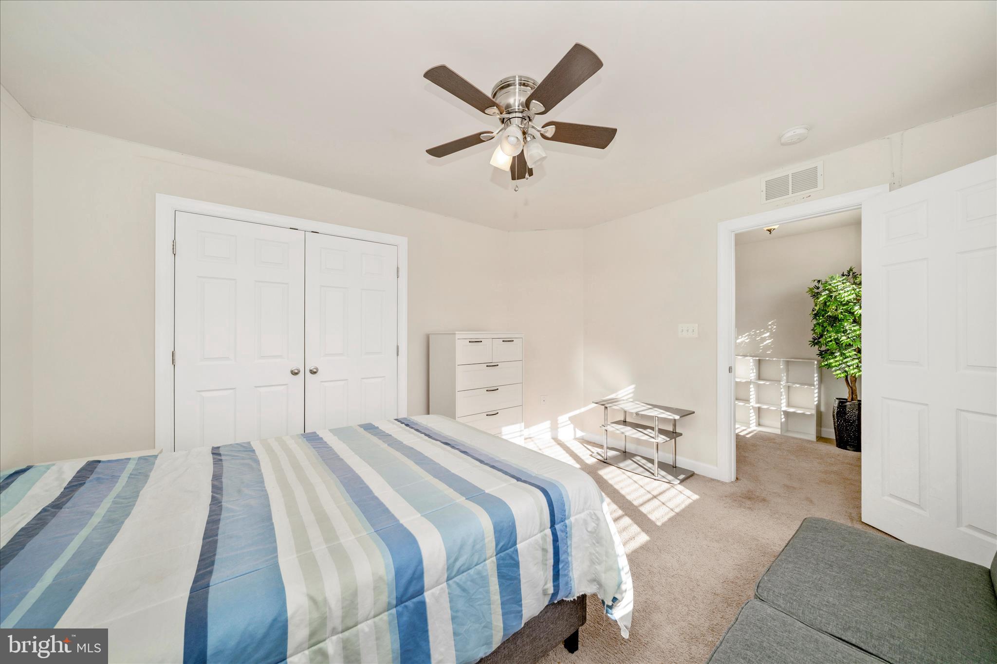 EAGLES POINTE - Residential