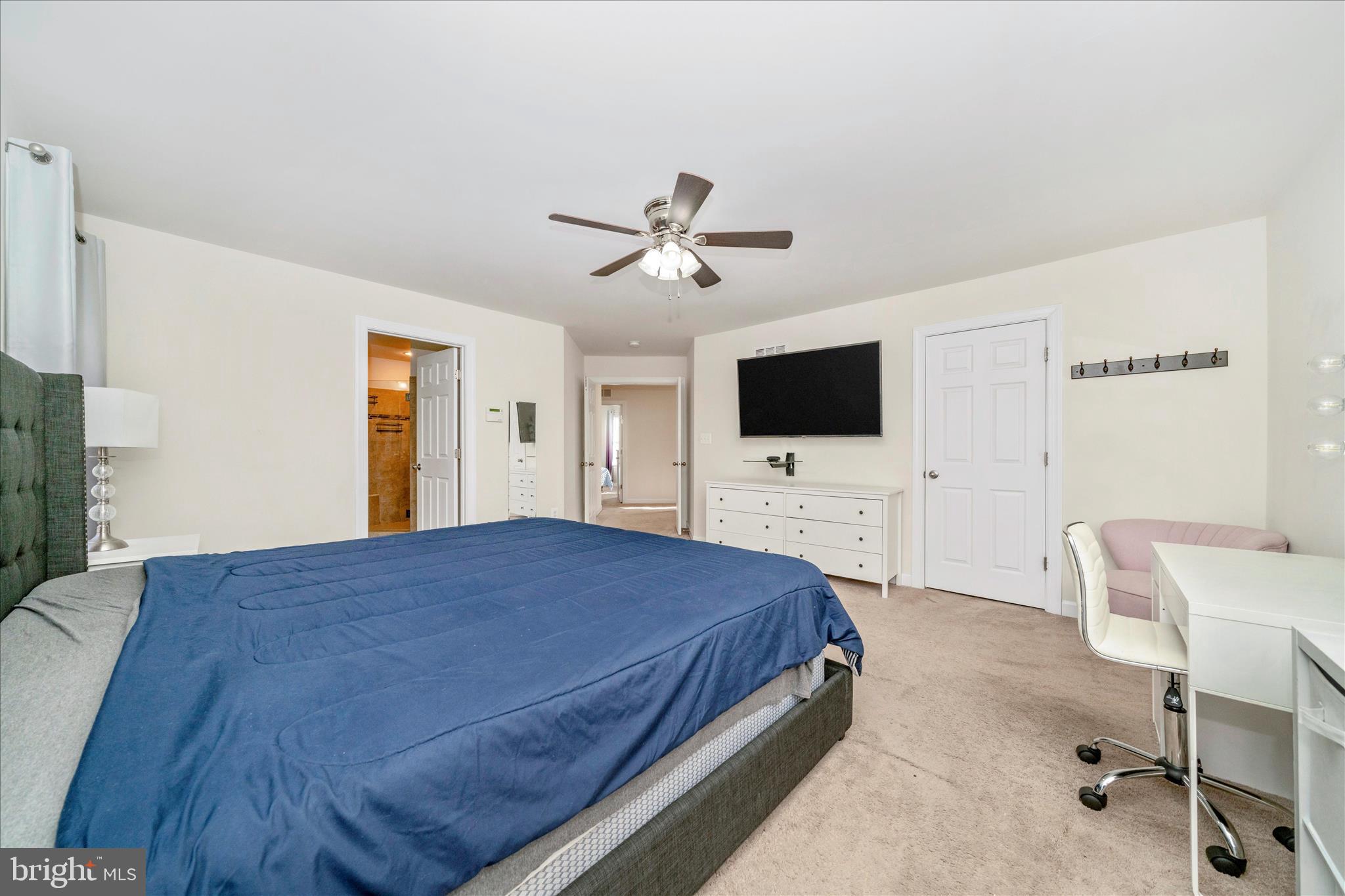 EAGLES POINTE - Residential