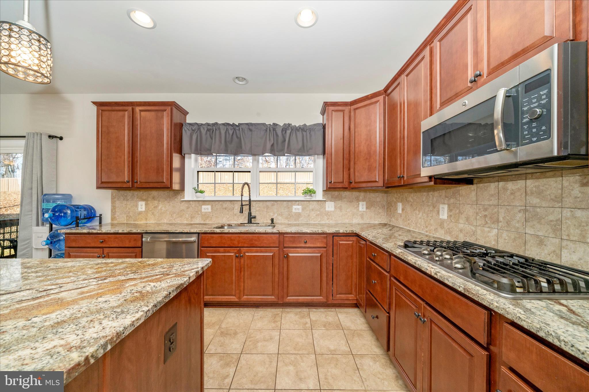 EAGLES POINTE - Residential