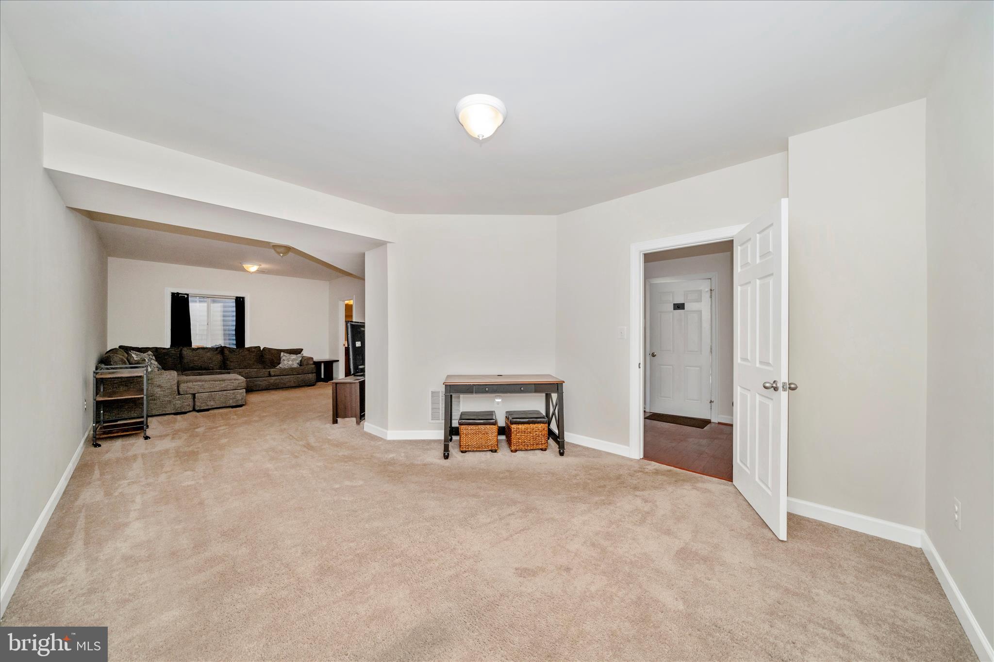 EAGLES POINTE - Residential