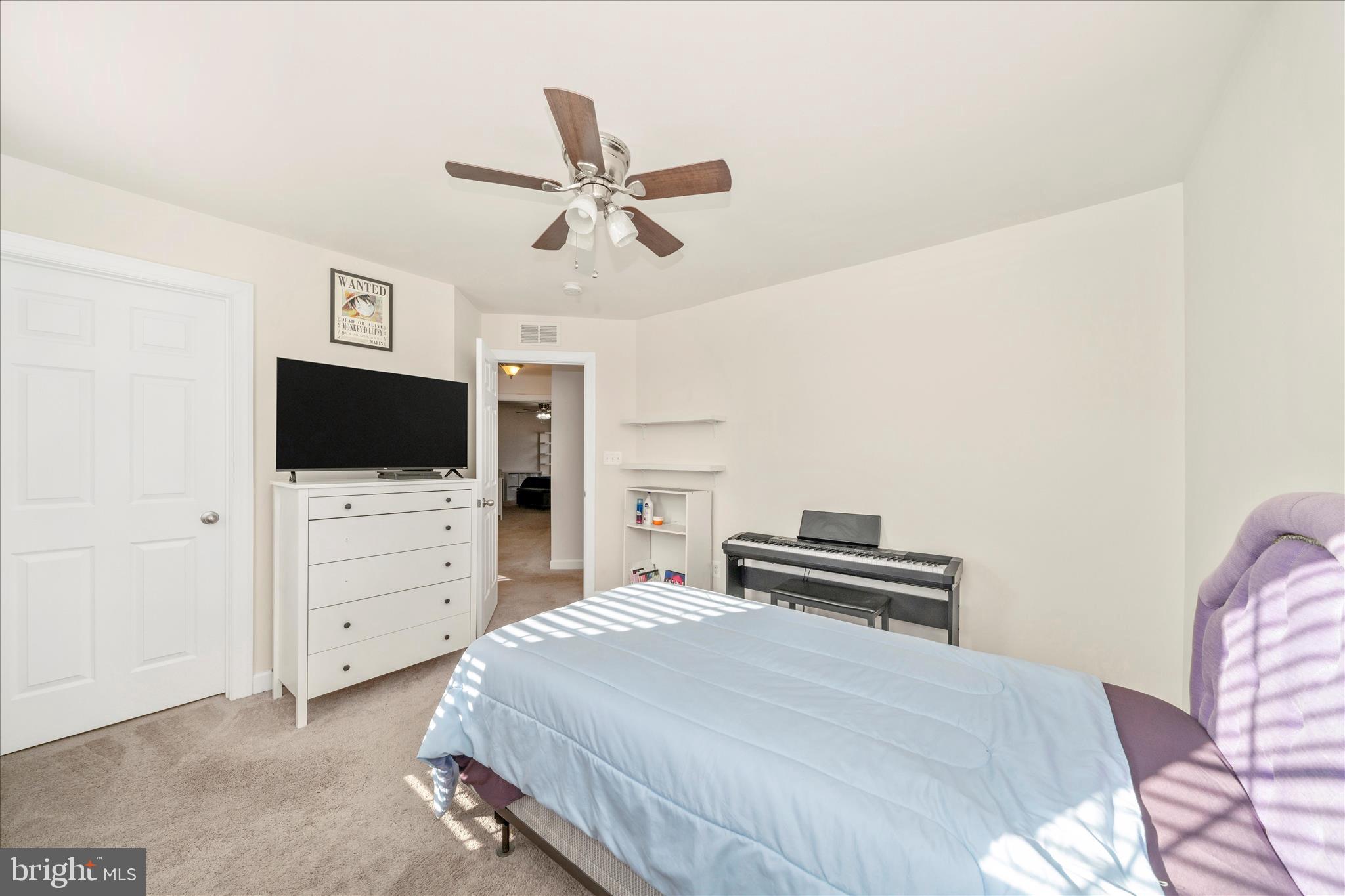 EAGLES POINTE - Residential