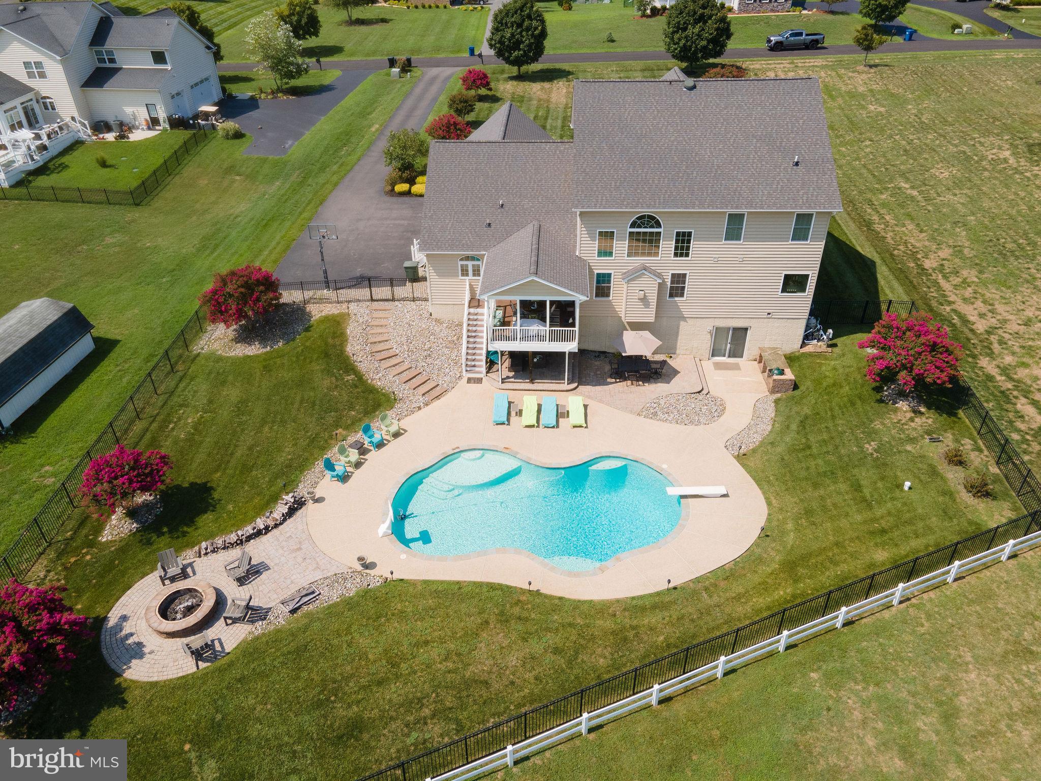 TIMBERNECK - Residential