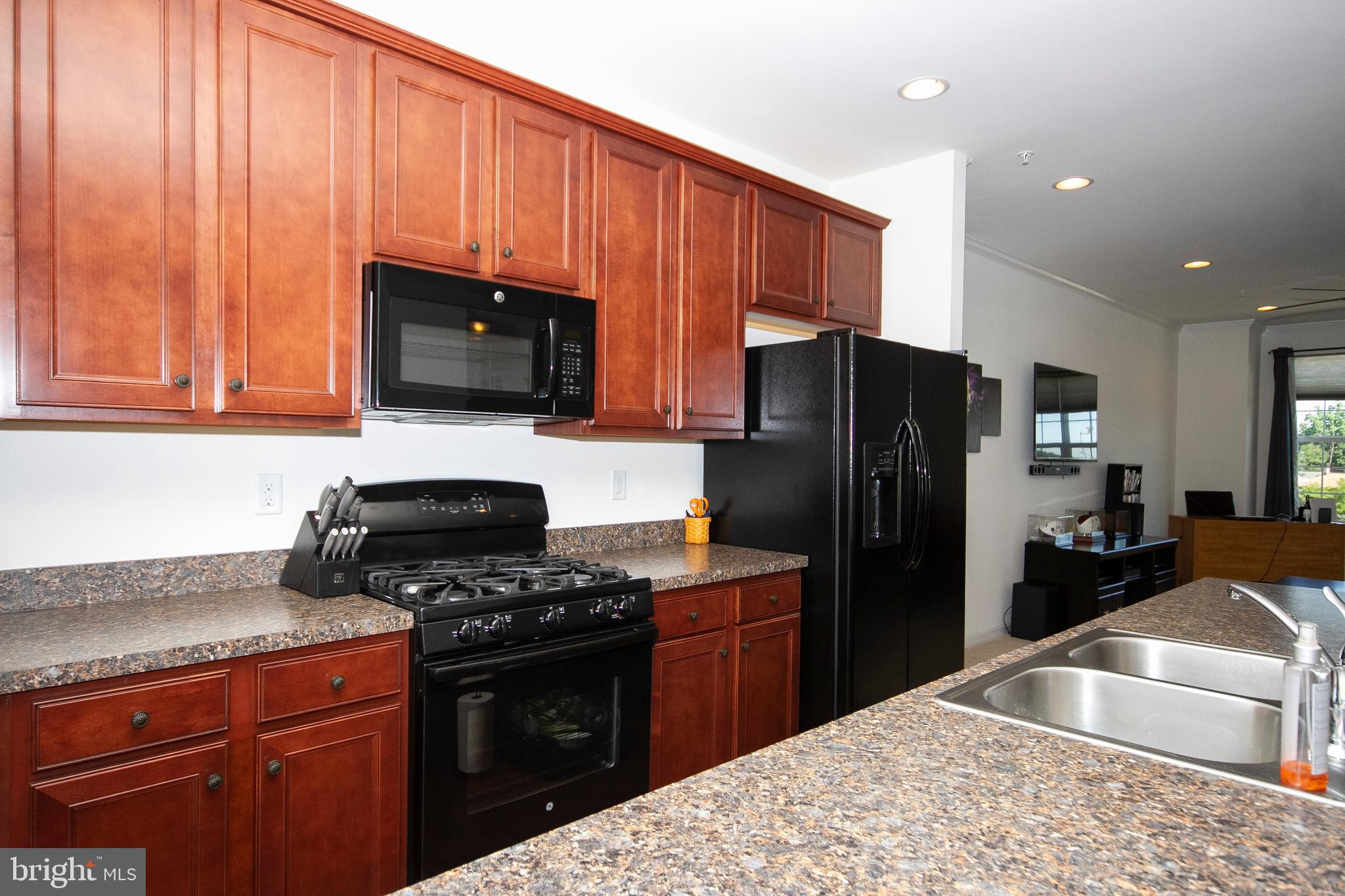 ADMIRALS LANDING - Residential