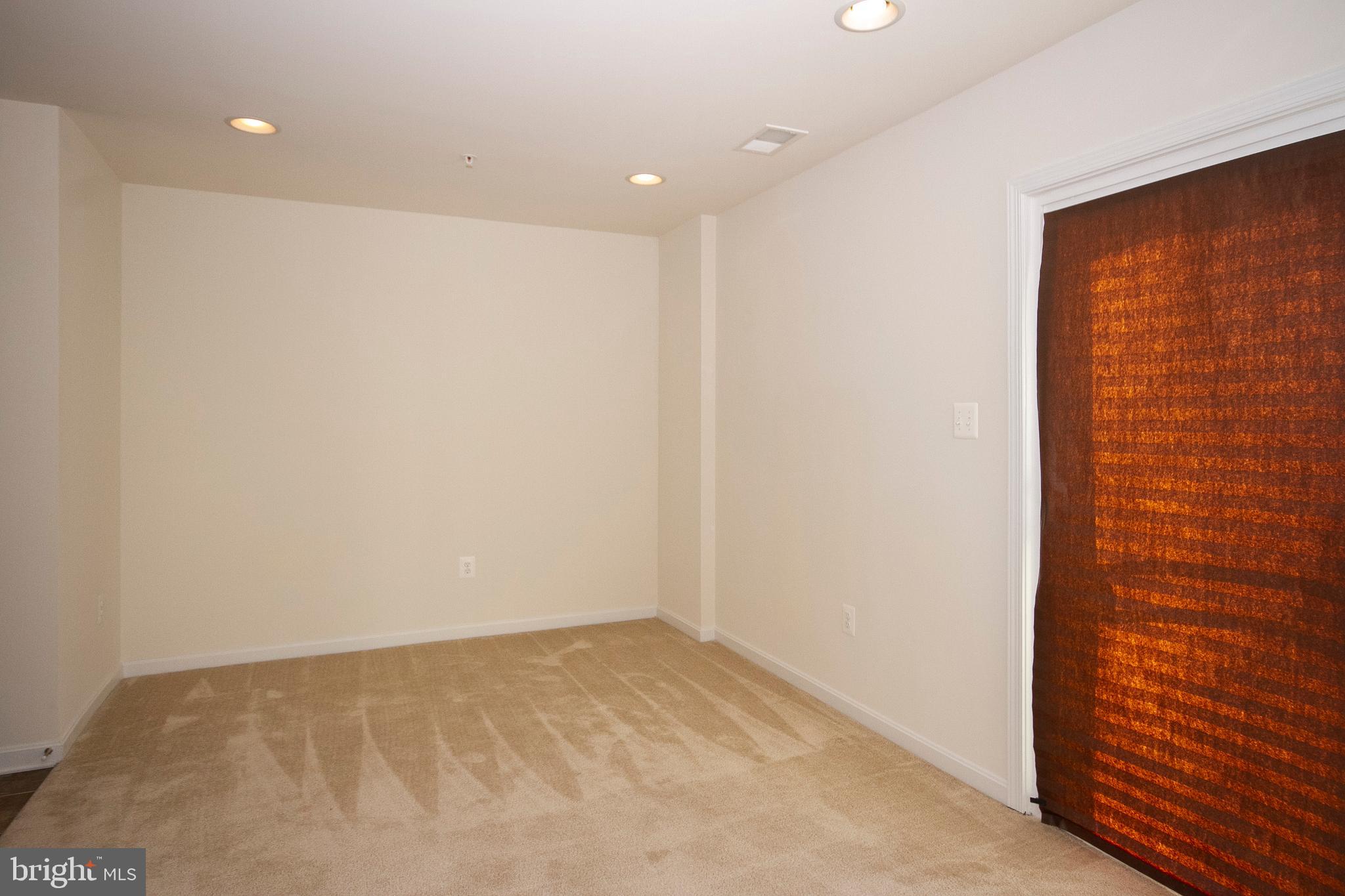 ADMIRALS LANDING - Residential