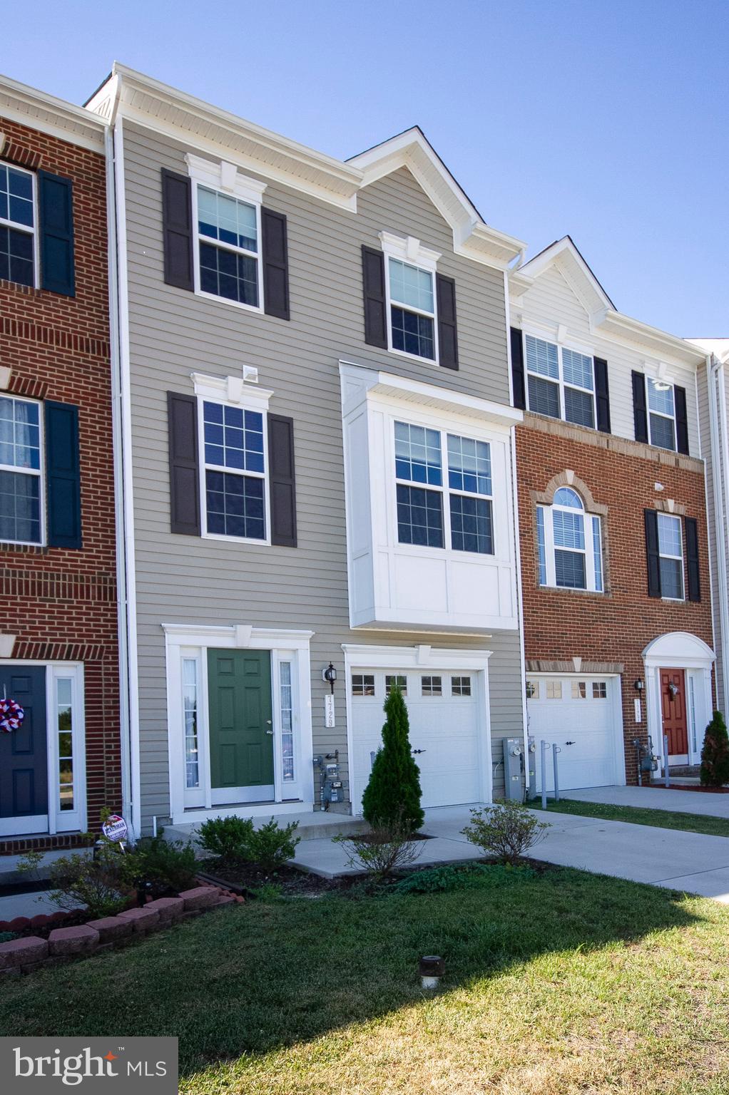 ADMIRALS LANDING - Residential