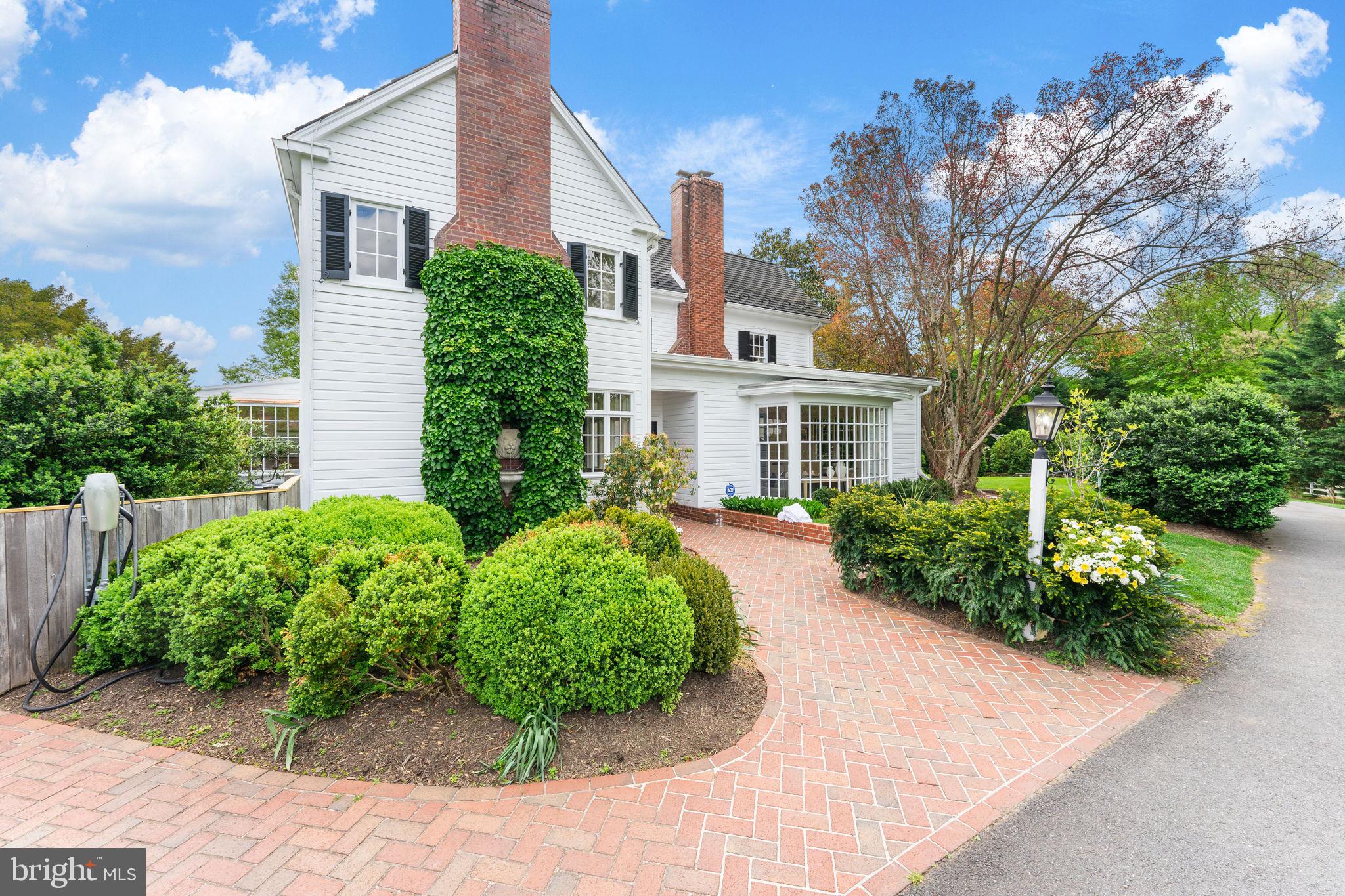 MCLEAN ESTATES - Residential