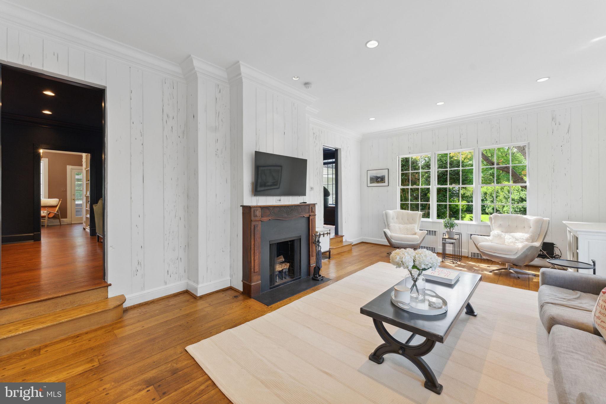 MCLEAN ESTATES - Residential