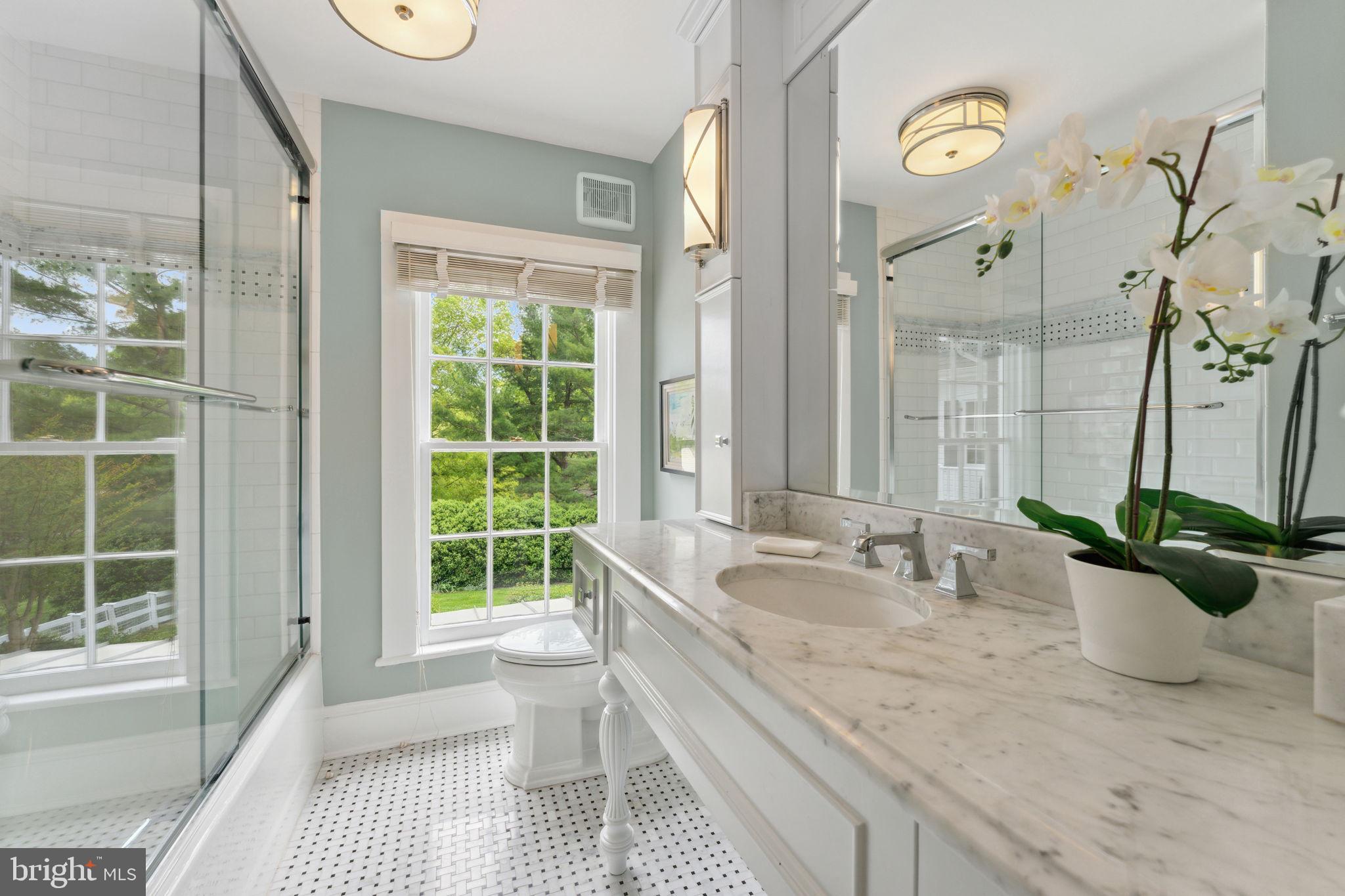 MCLEAN ESTATES - Residential