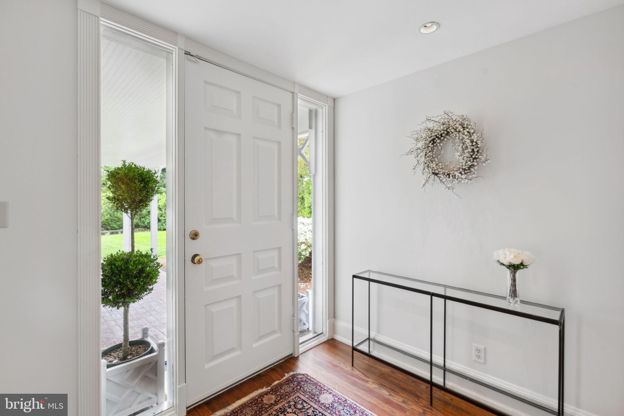 MCLEAN ESTATES - Residential