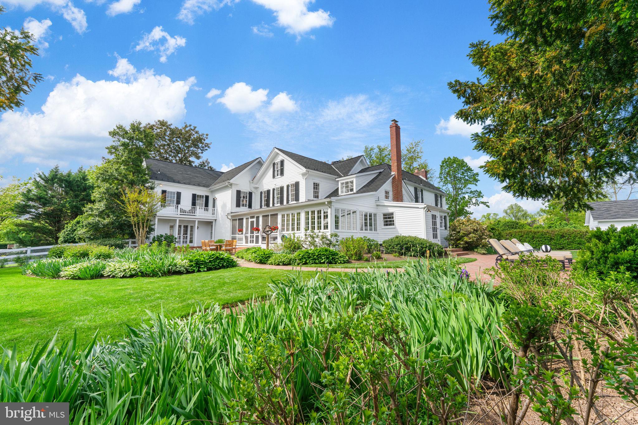 MCLEAN ESTATES - Residential