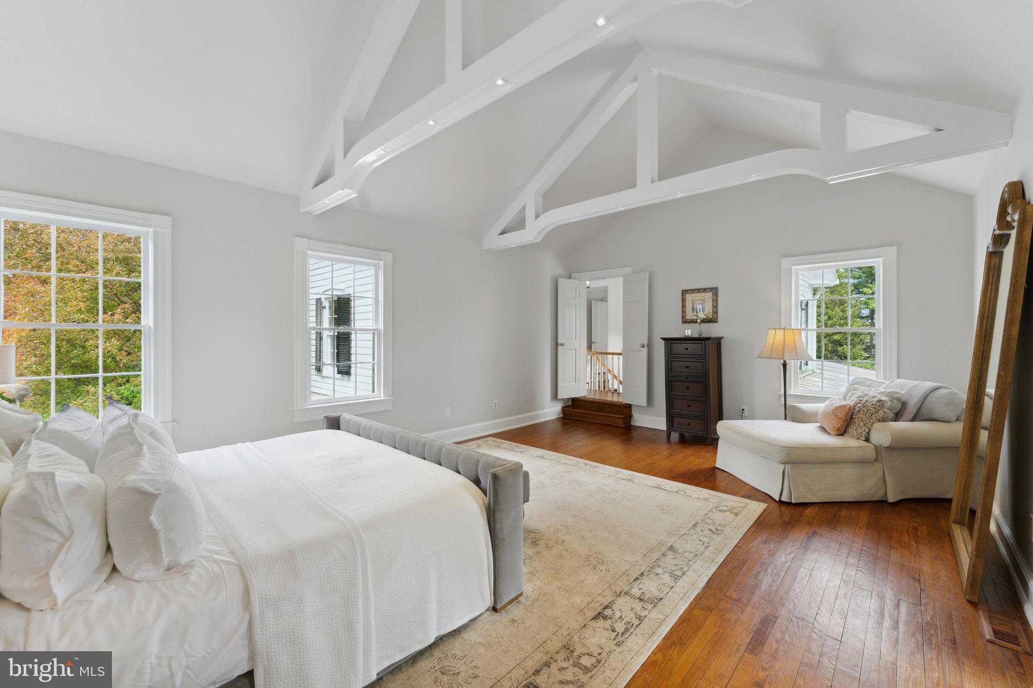 MCLEAN ESTATES - Residential