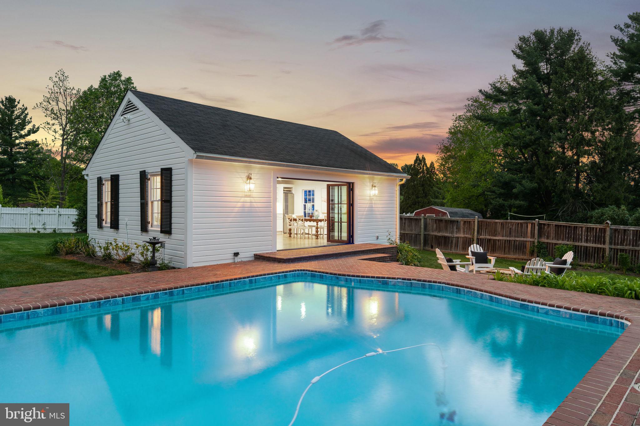 MCLEAN ESTATES - Residential