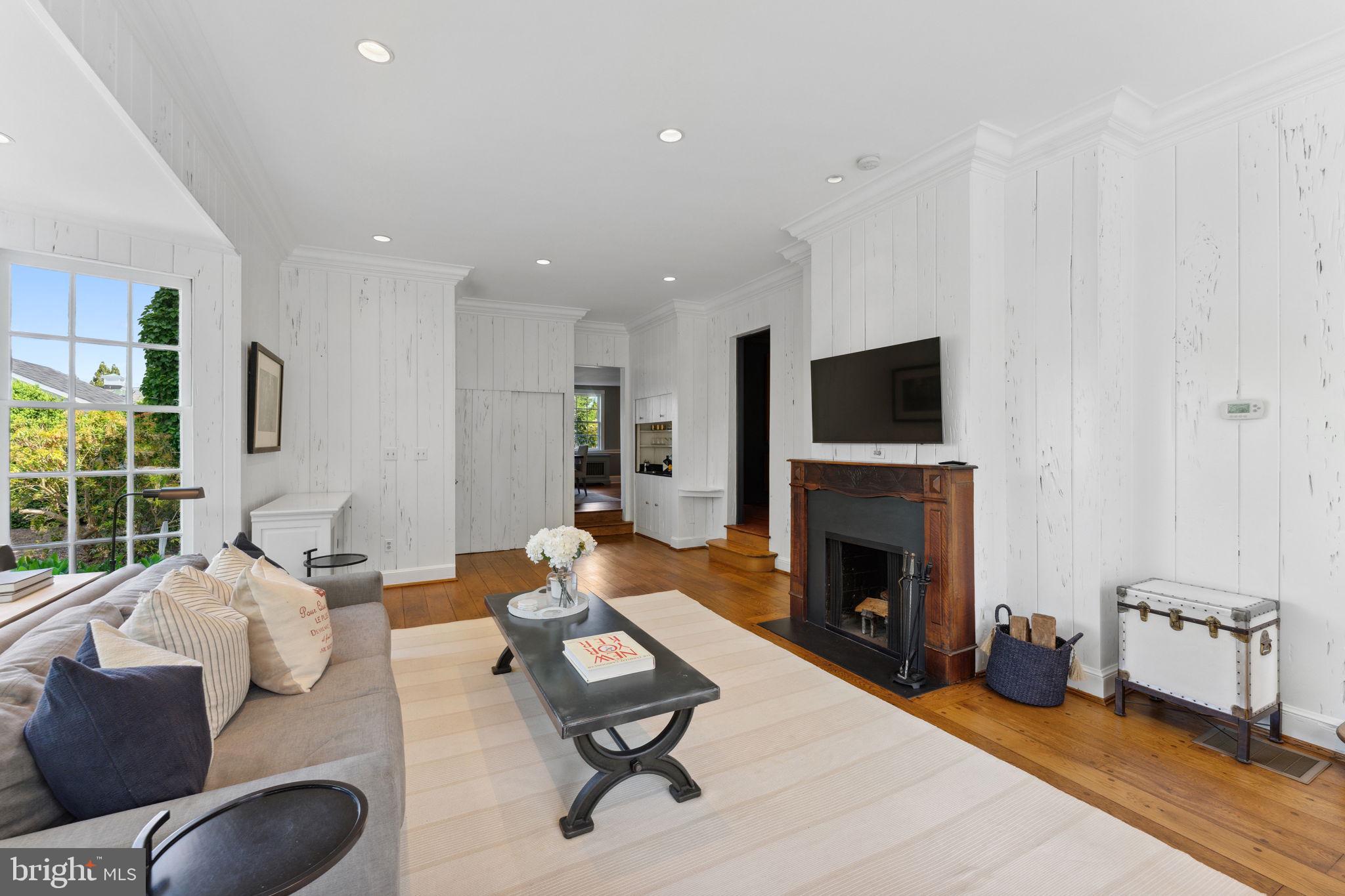 MCLEAN ESTATES - Residential