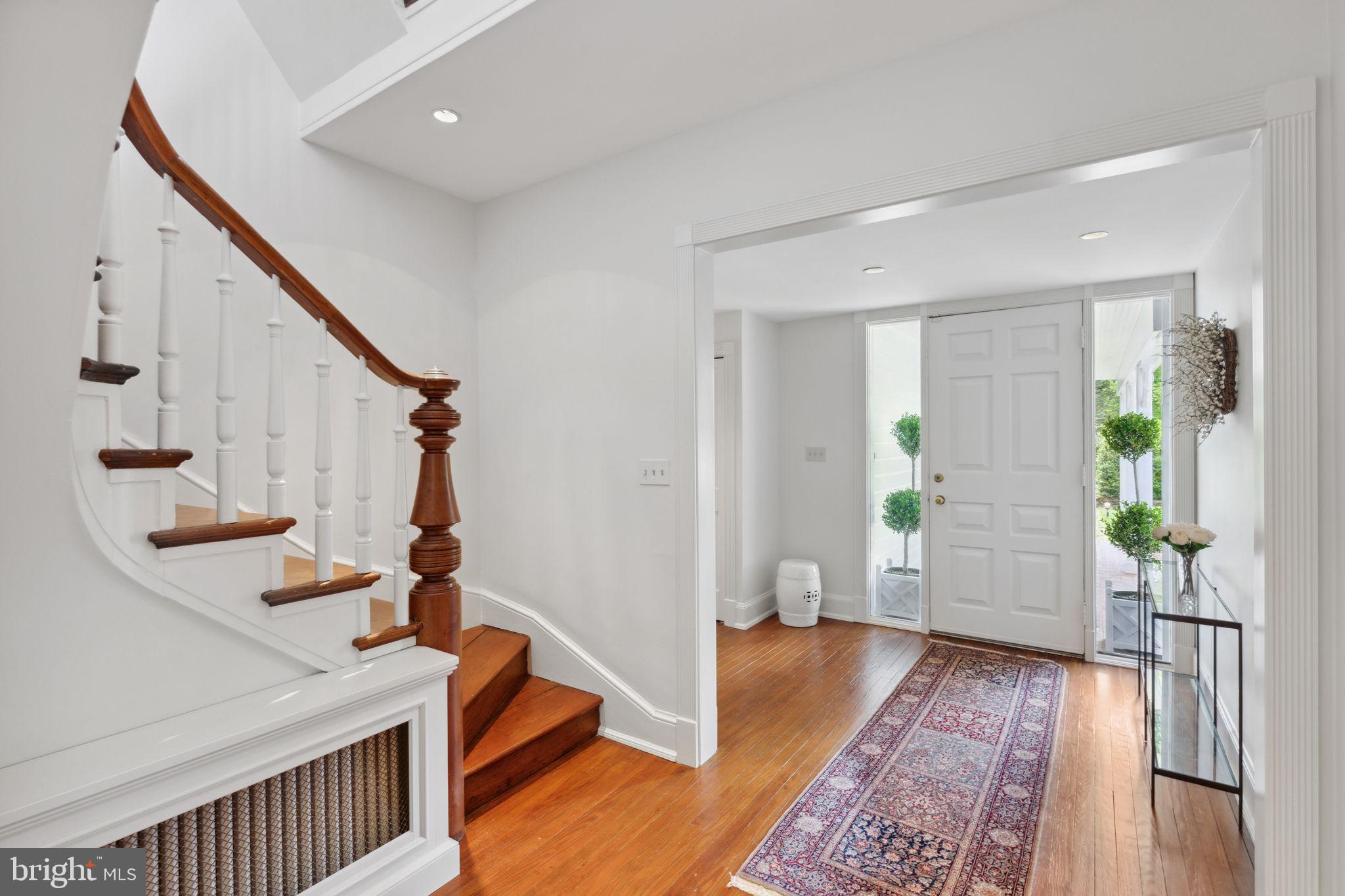 MCLEAN ESTATES - Residential