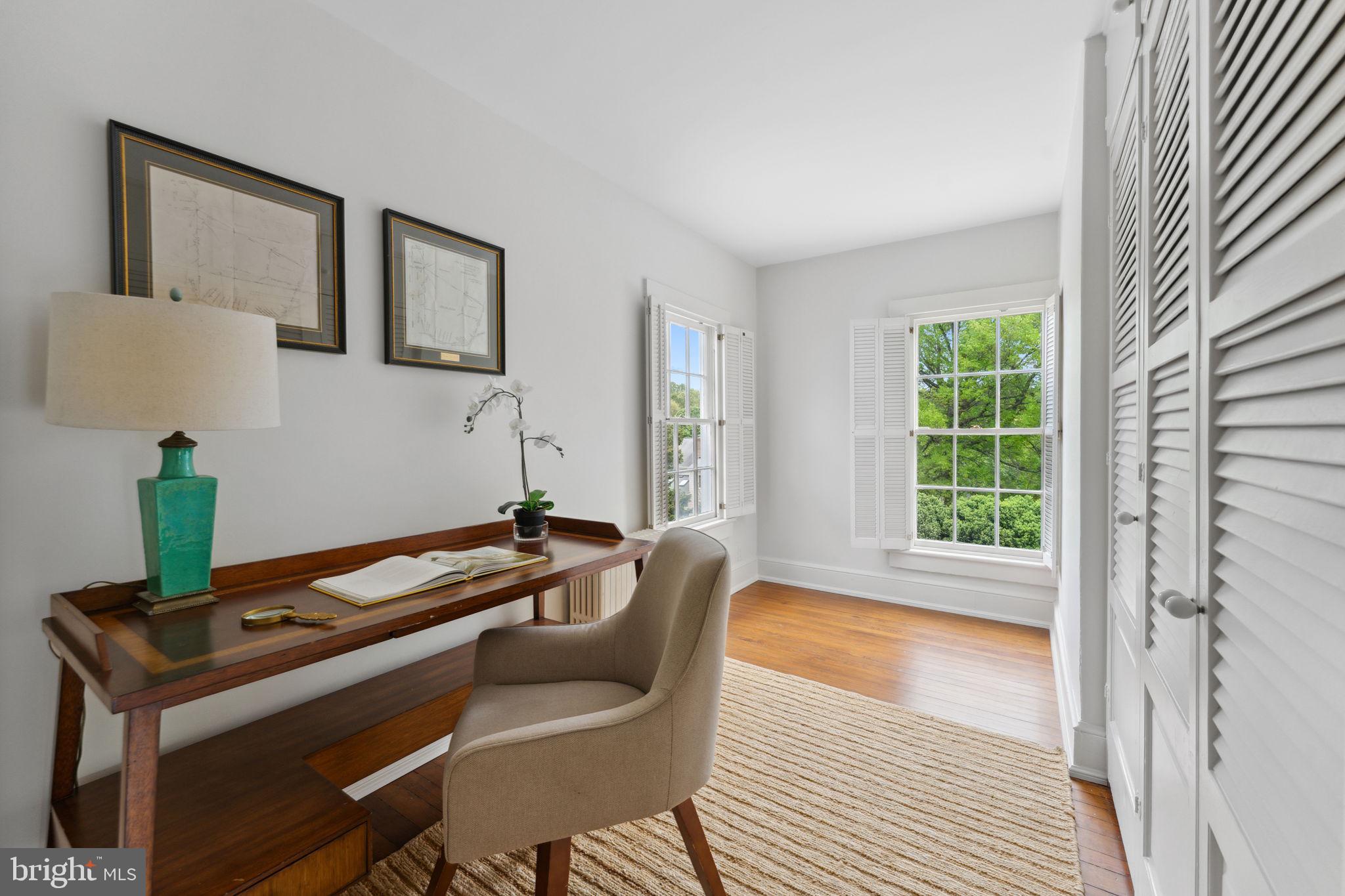 MCLEAN ESTATES - Residential