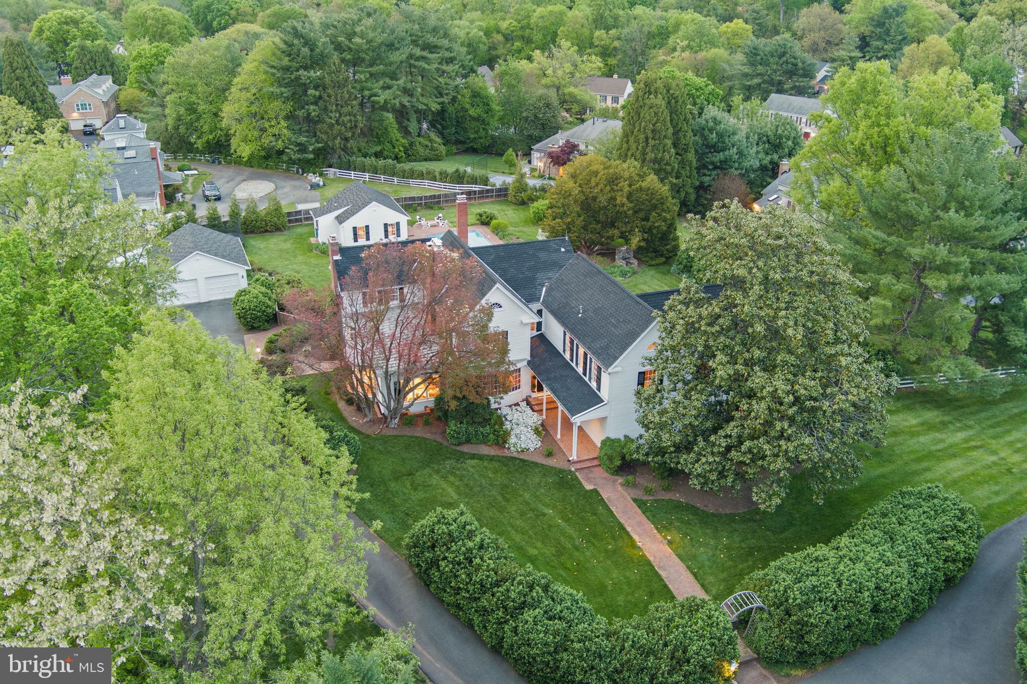 MCLEAN ESTATES - Residential