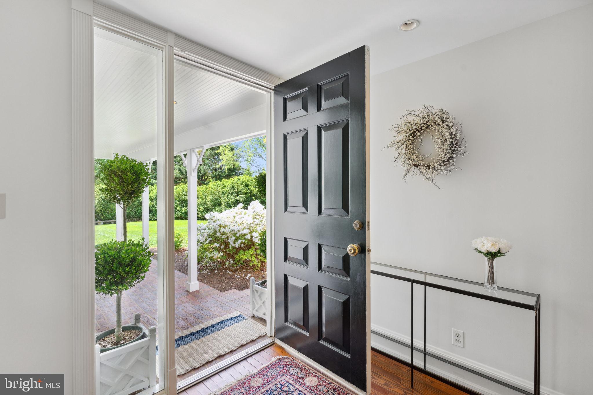 MCLEAN ESTATES - Residential