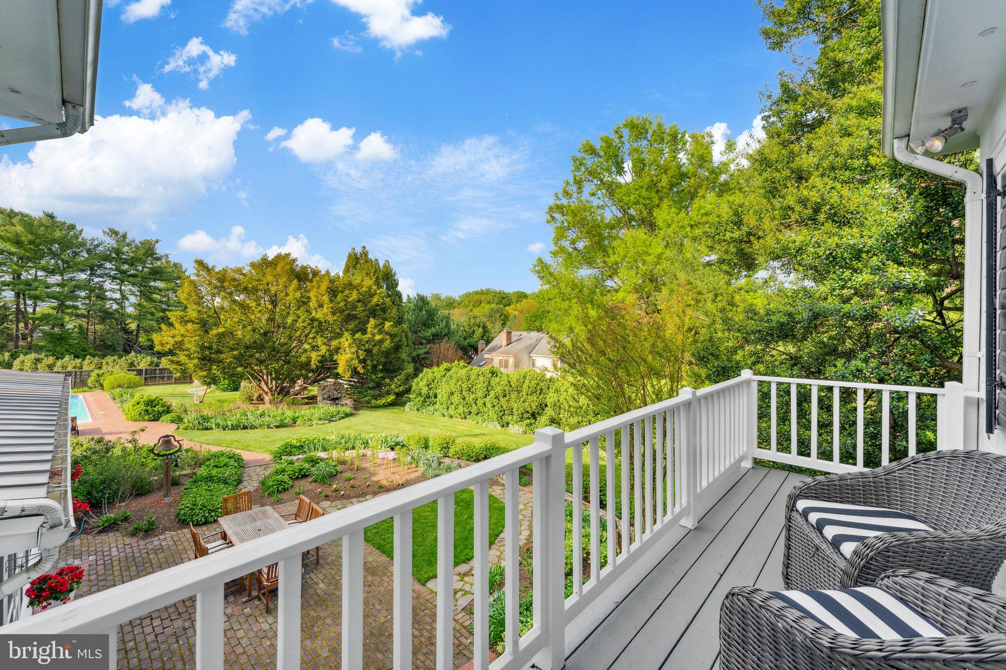 MCLEAN ESTATES - Residential