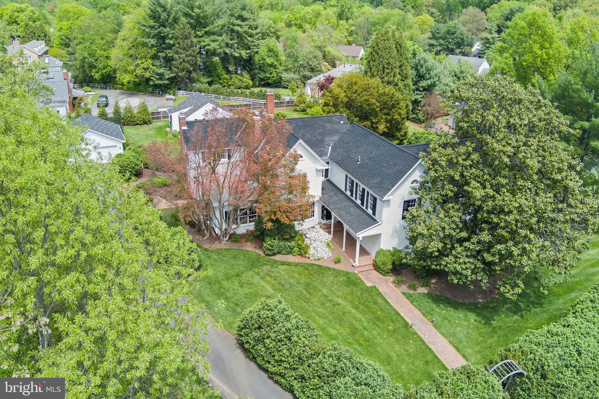 MCLEAN ESTATES - Residential