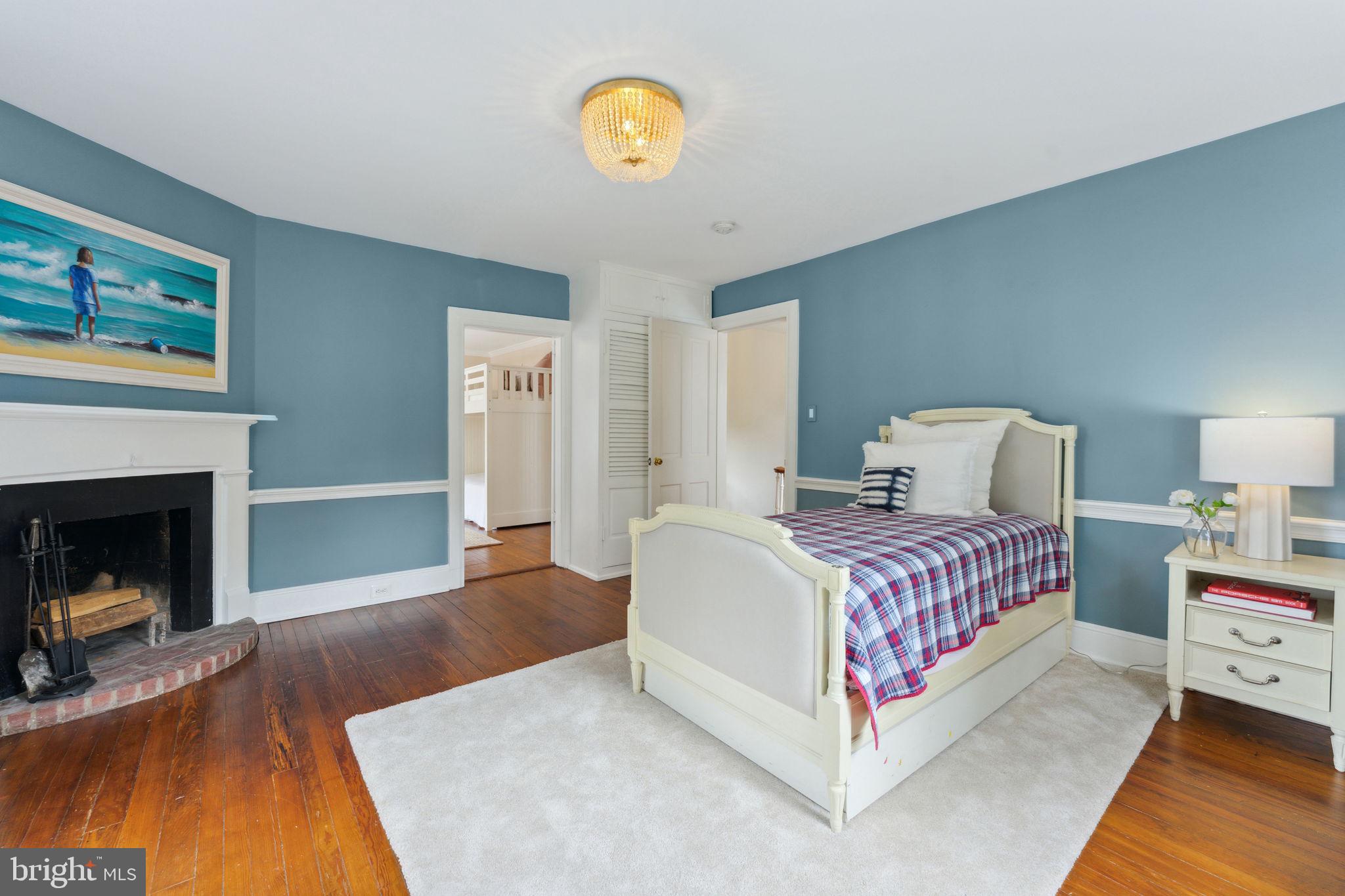 MCLEAN ESTATES - Residential