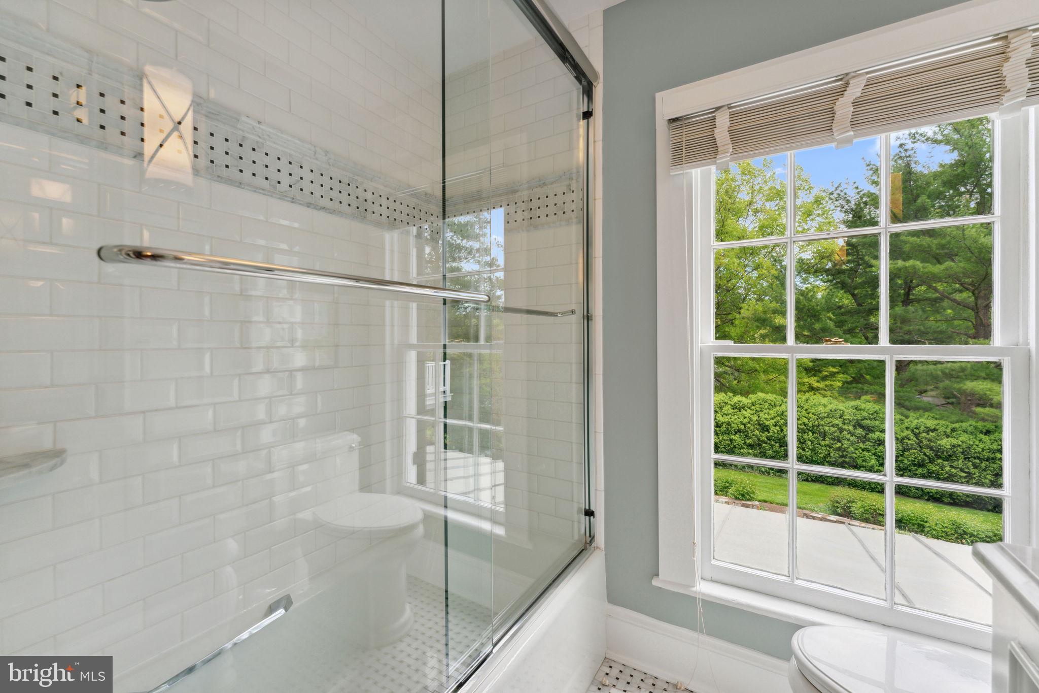 MCLEAN ESTATES - Residential