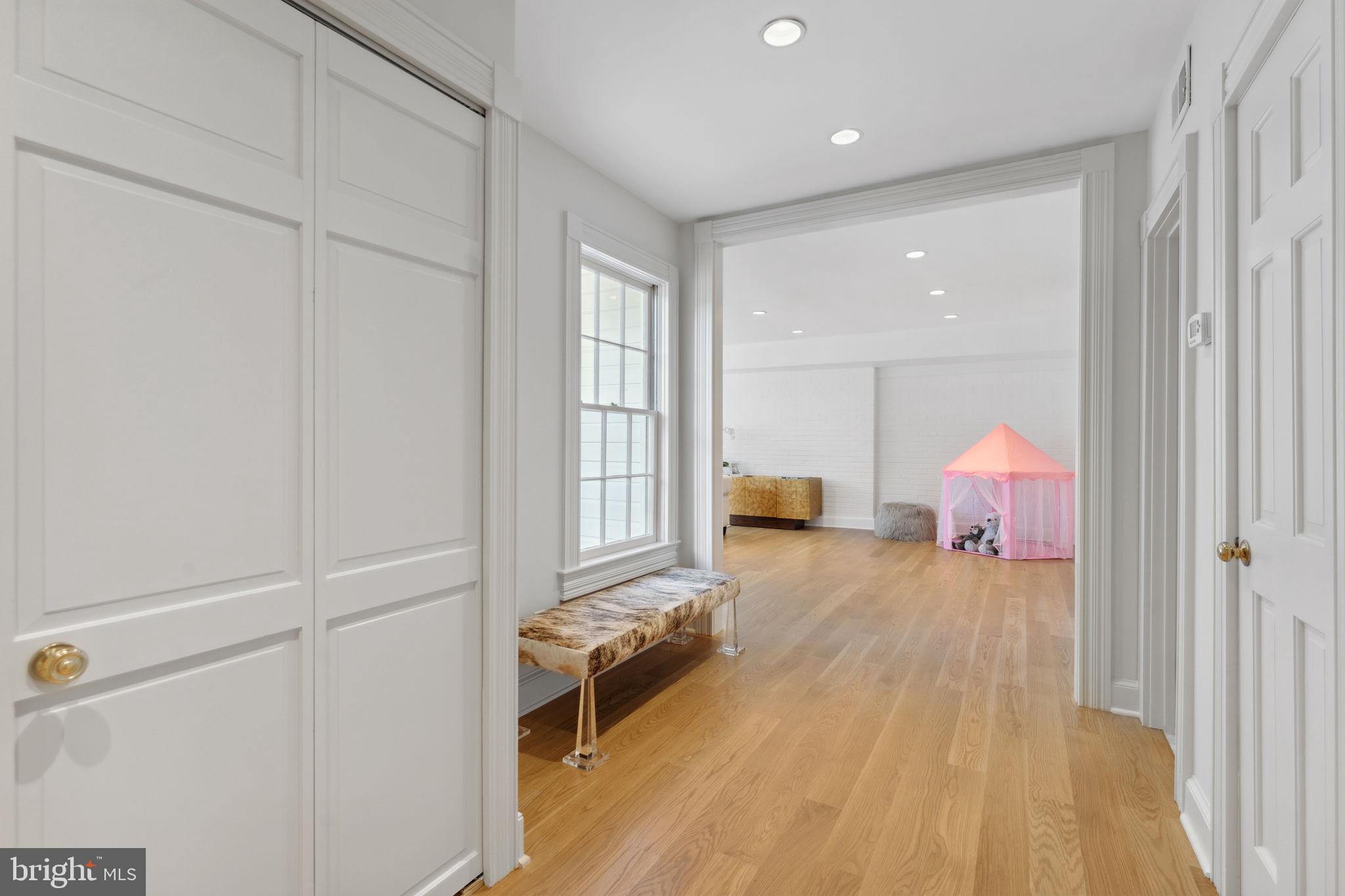 MCLEAN ESTATES - Residential