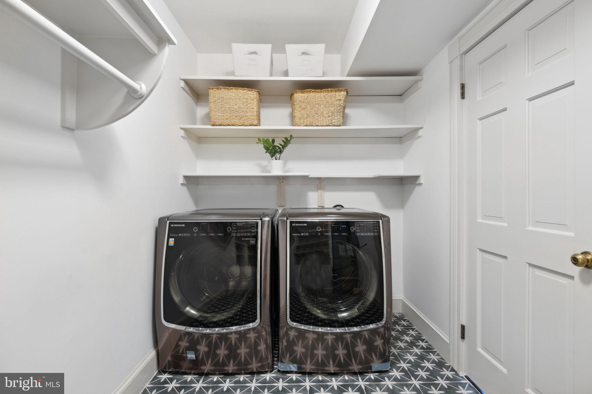 MCLEAN ESTATES - Residential