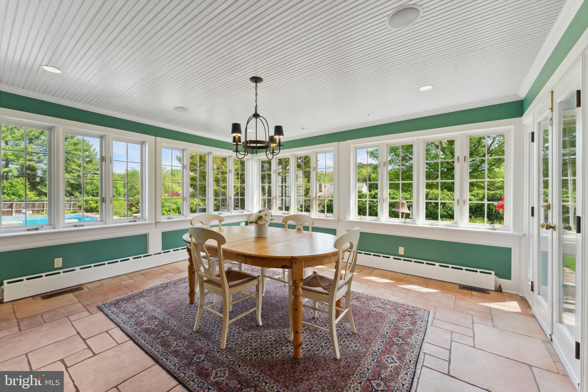 MCLEAN ESTATES - Residential