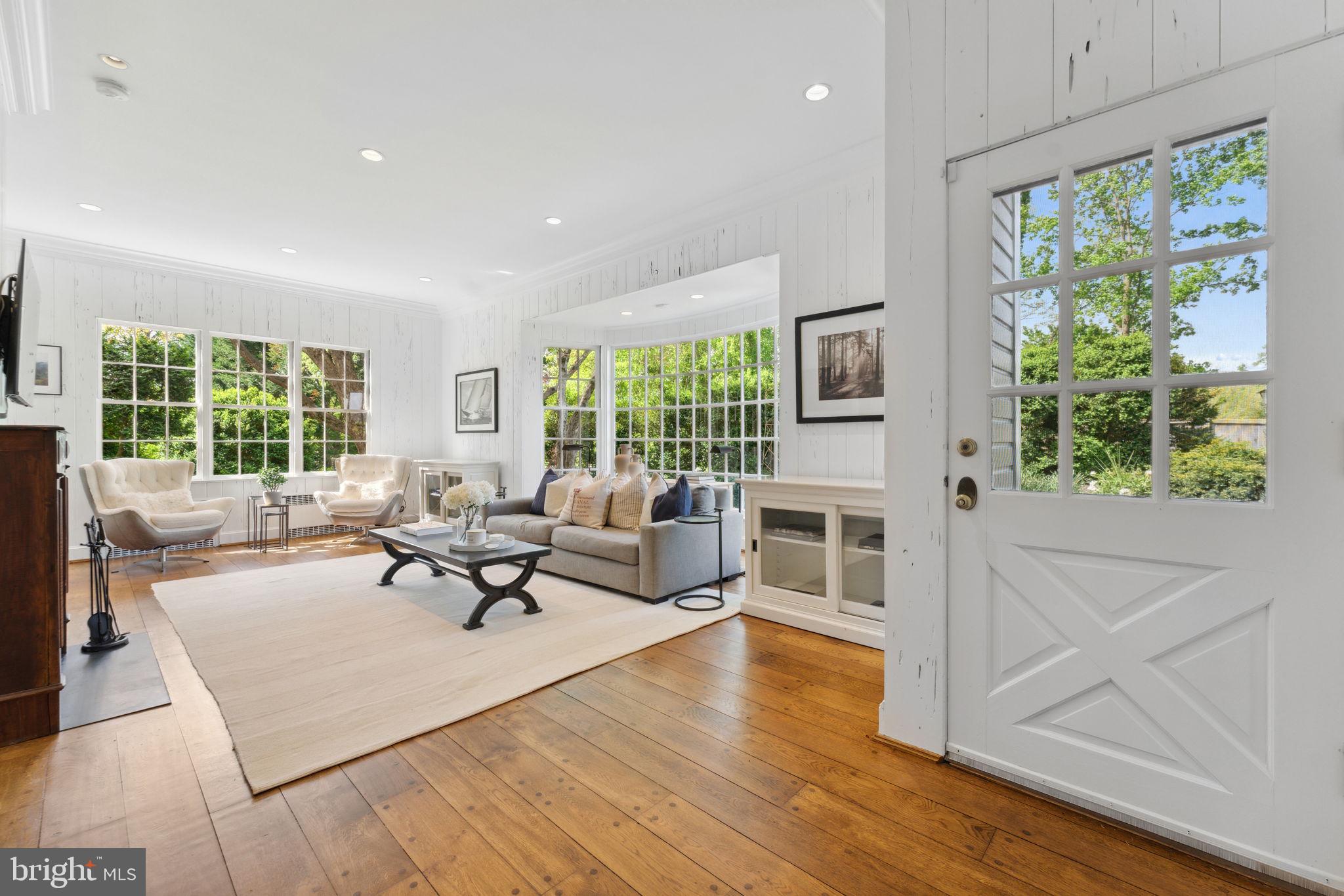 MCLEAN ESTATES - Residential