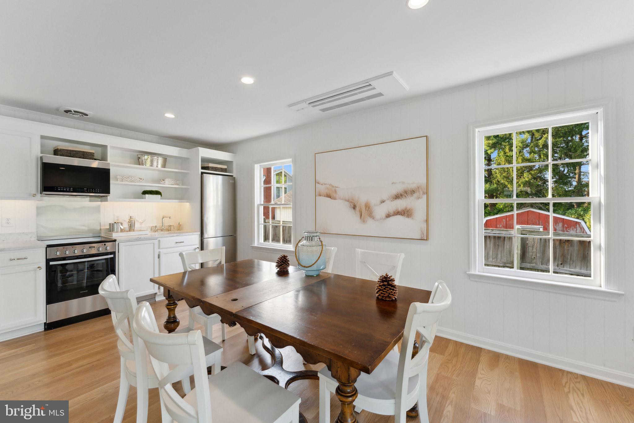 MCLEAN ESTATES - Residential