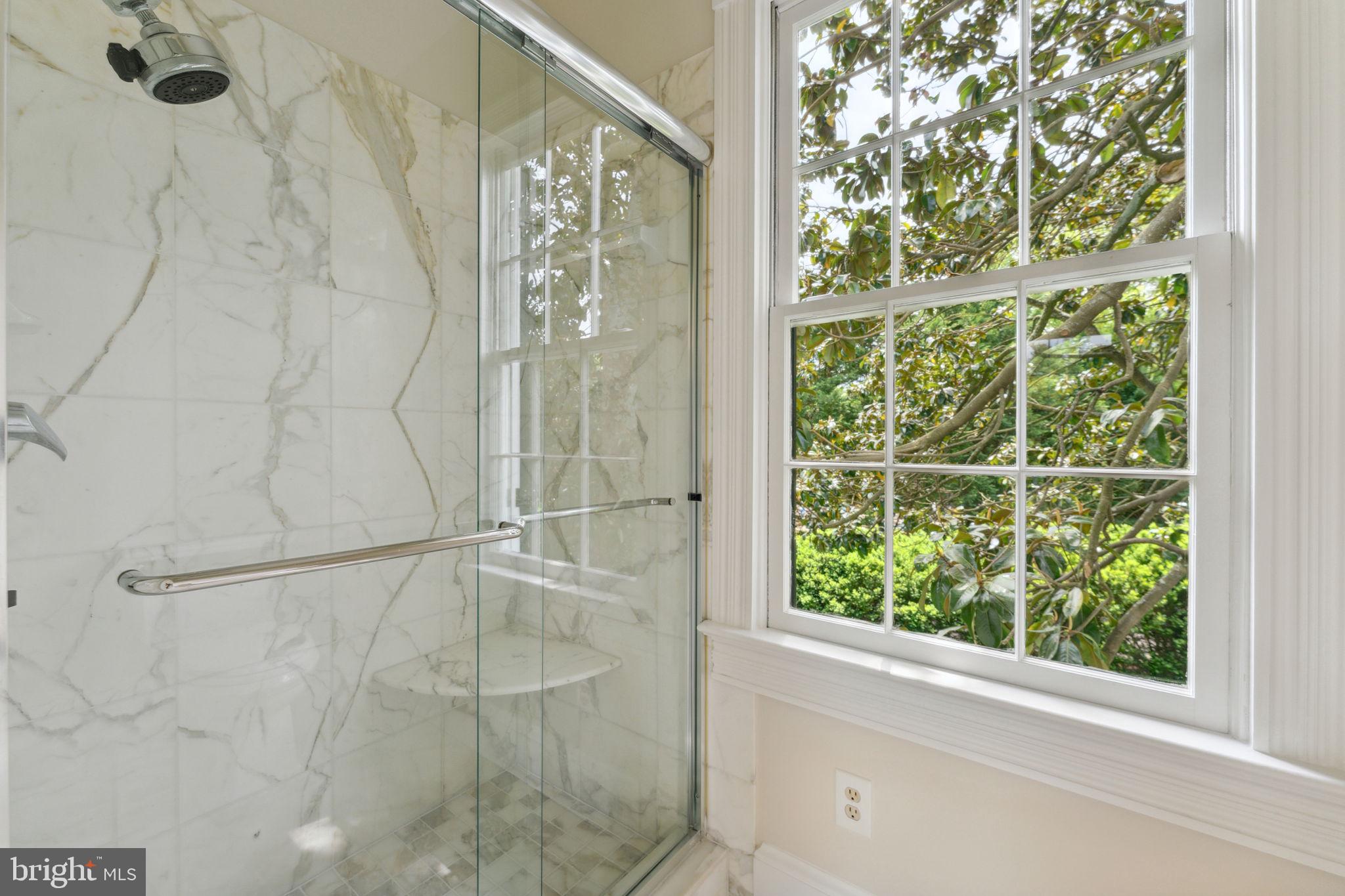 MCLEAN ESTATES - Residential