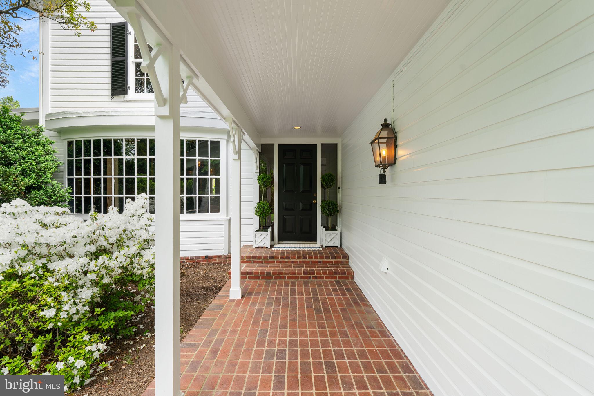 MCLEAN ESTATES - Residential