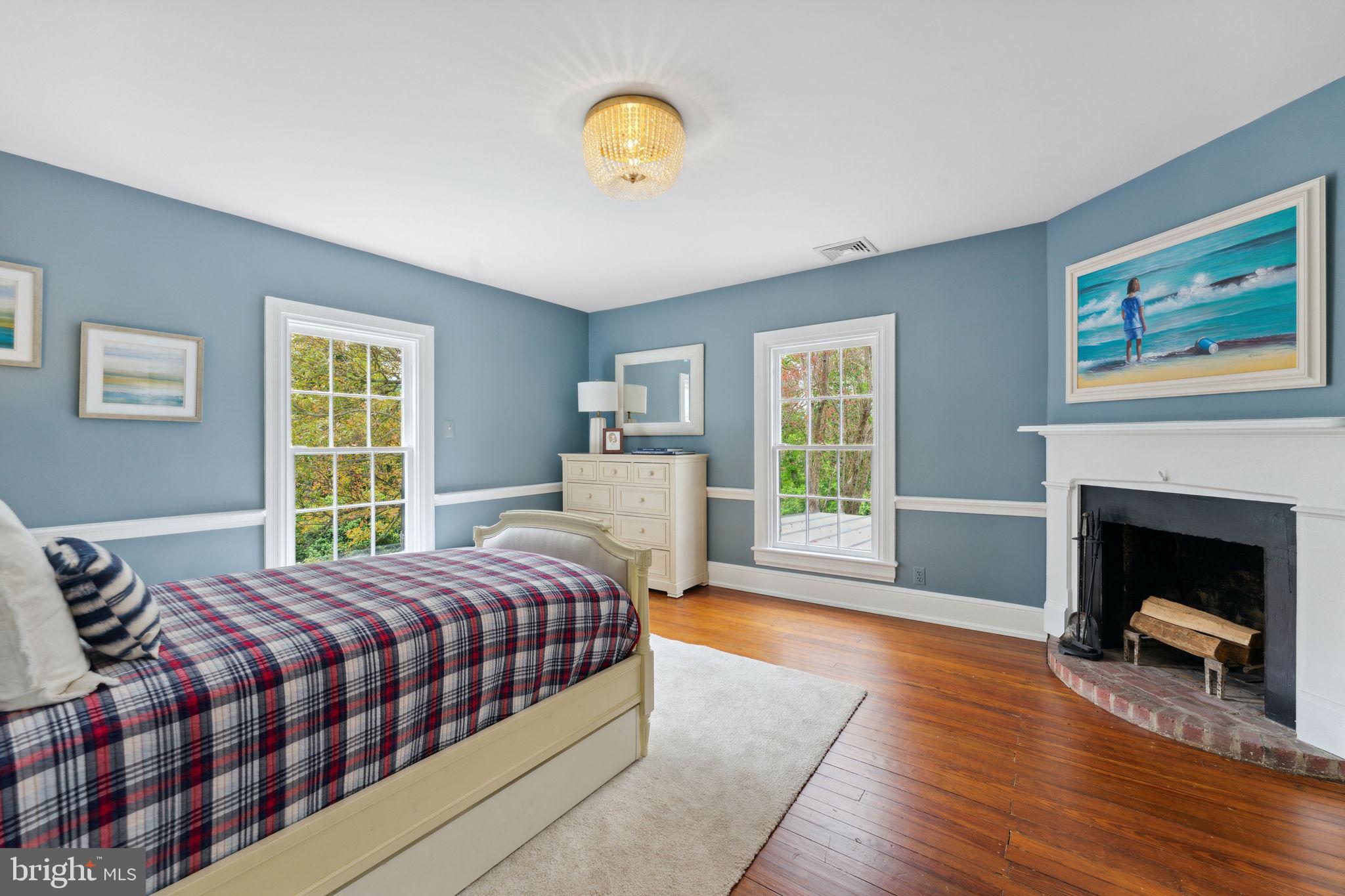 MCLEAN ESTATES - Residential