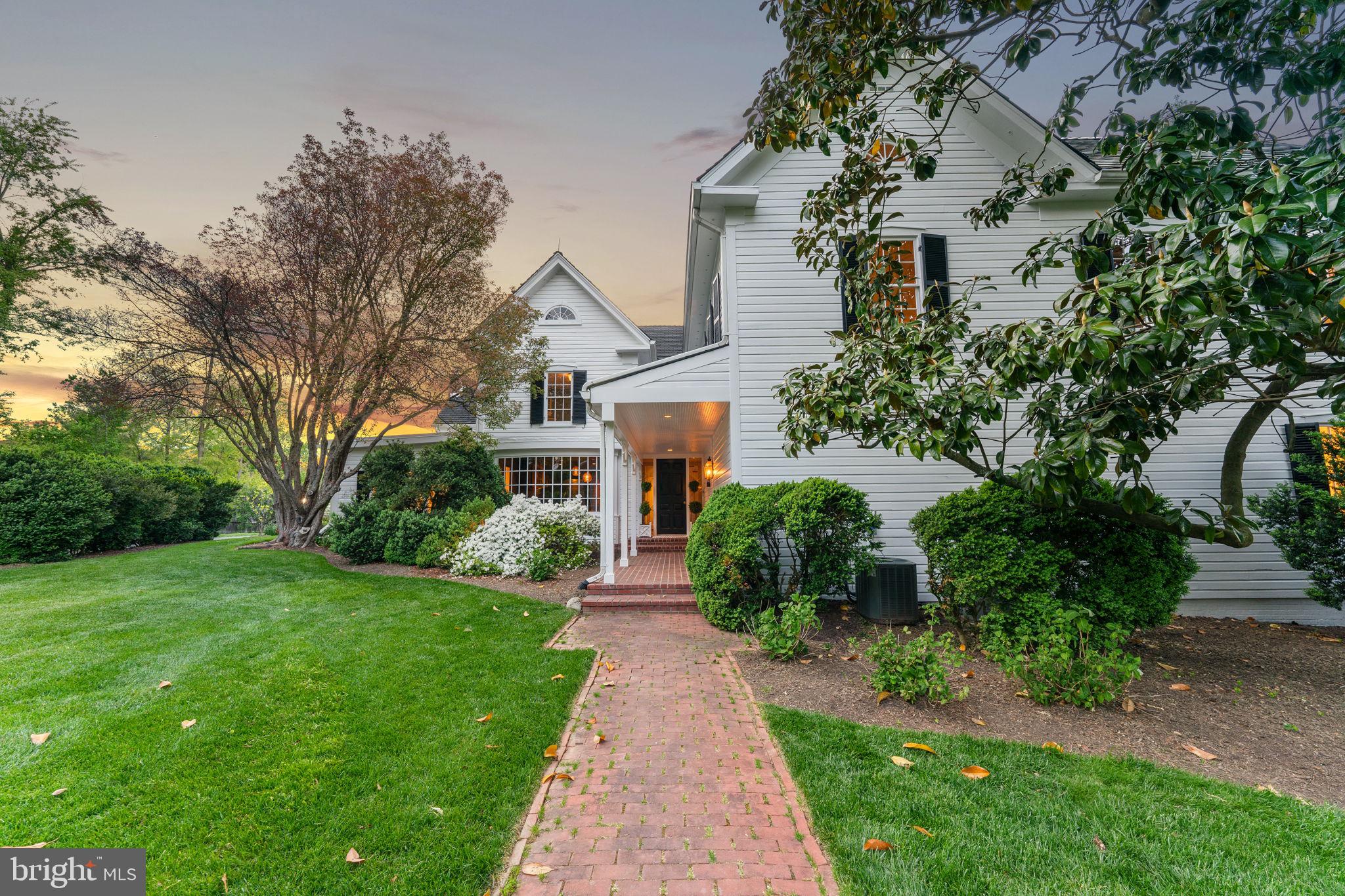 MCLEAN ESTATES - Residential